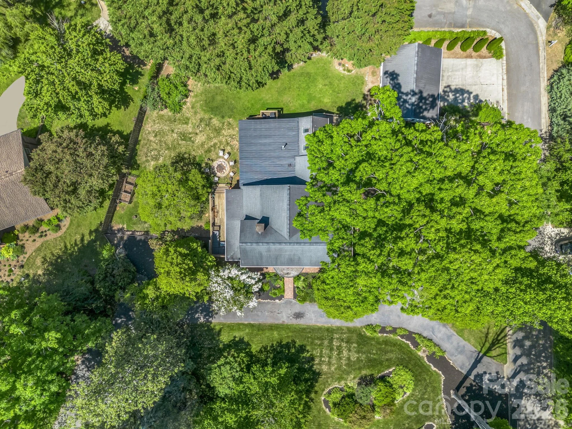 536 Maple Street - Photo 3