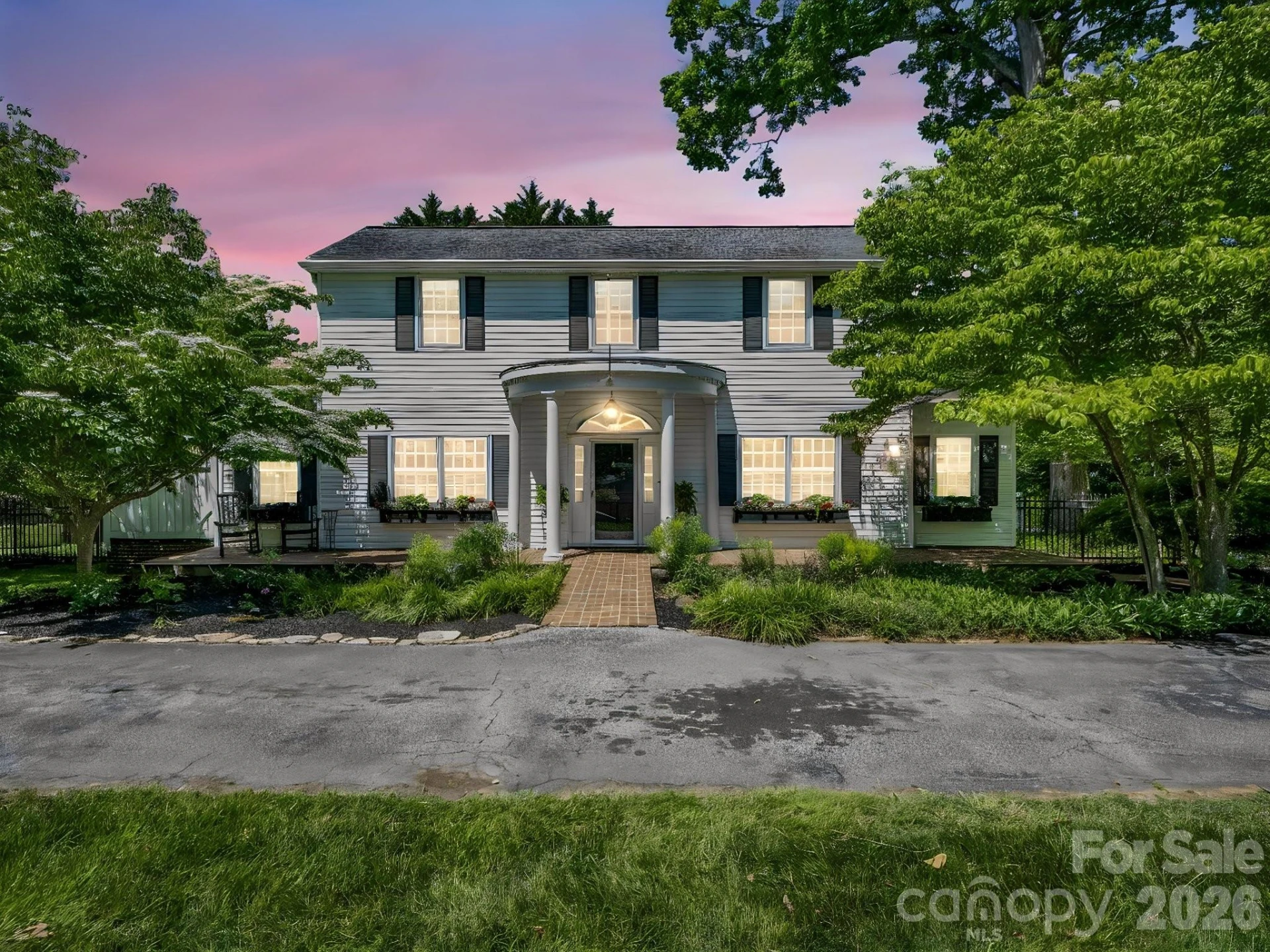 536 Maple Street - Photo 4