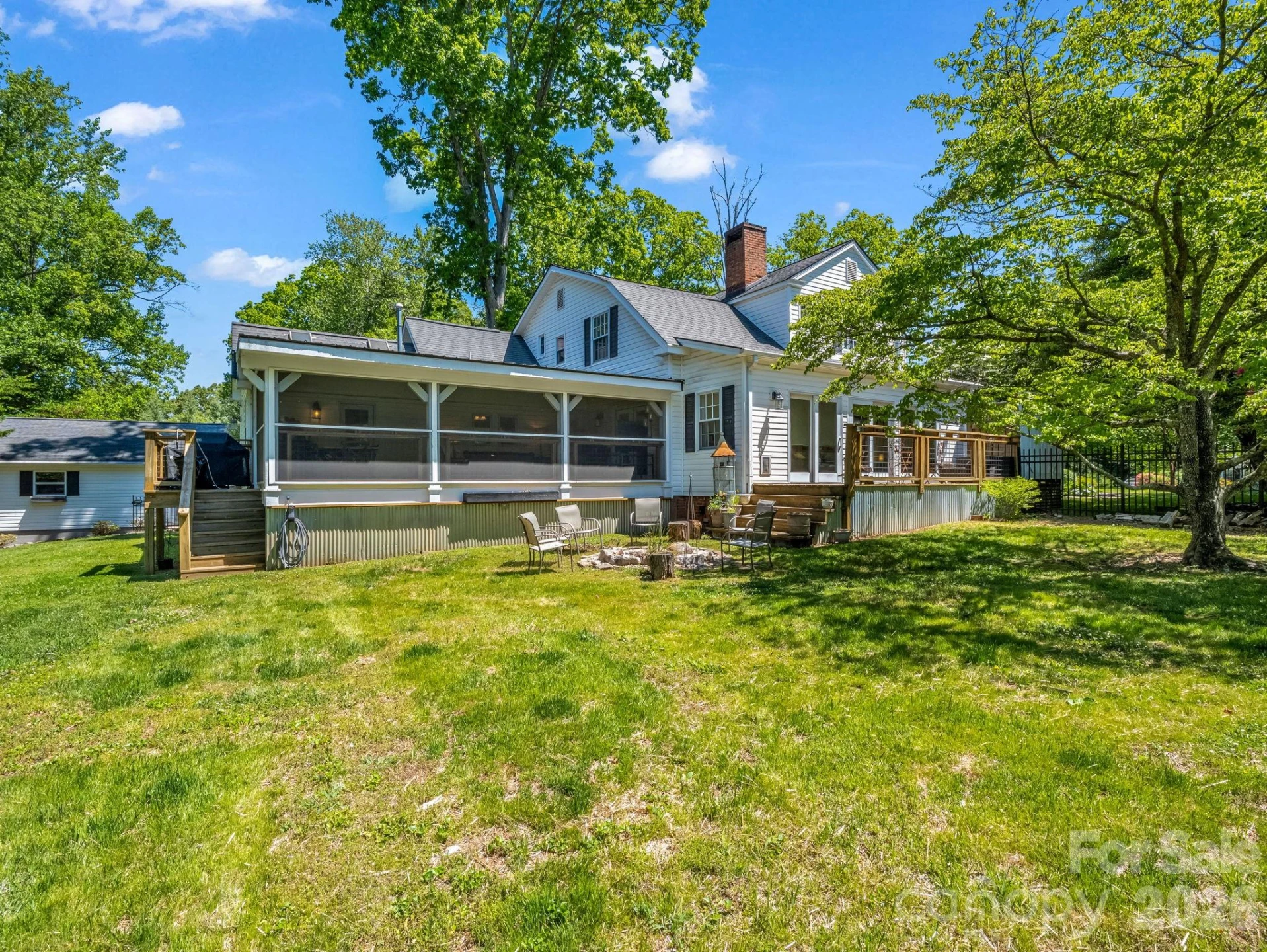 536 Maple Street - Photo 5