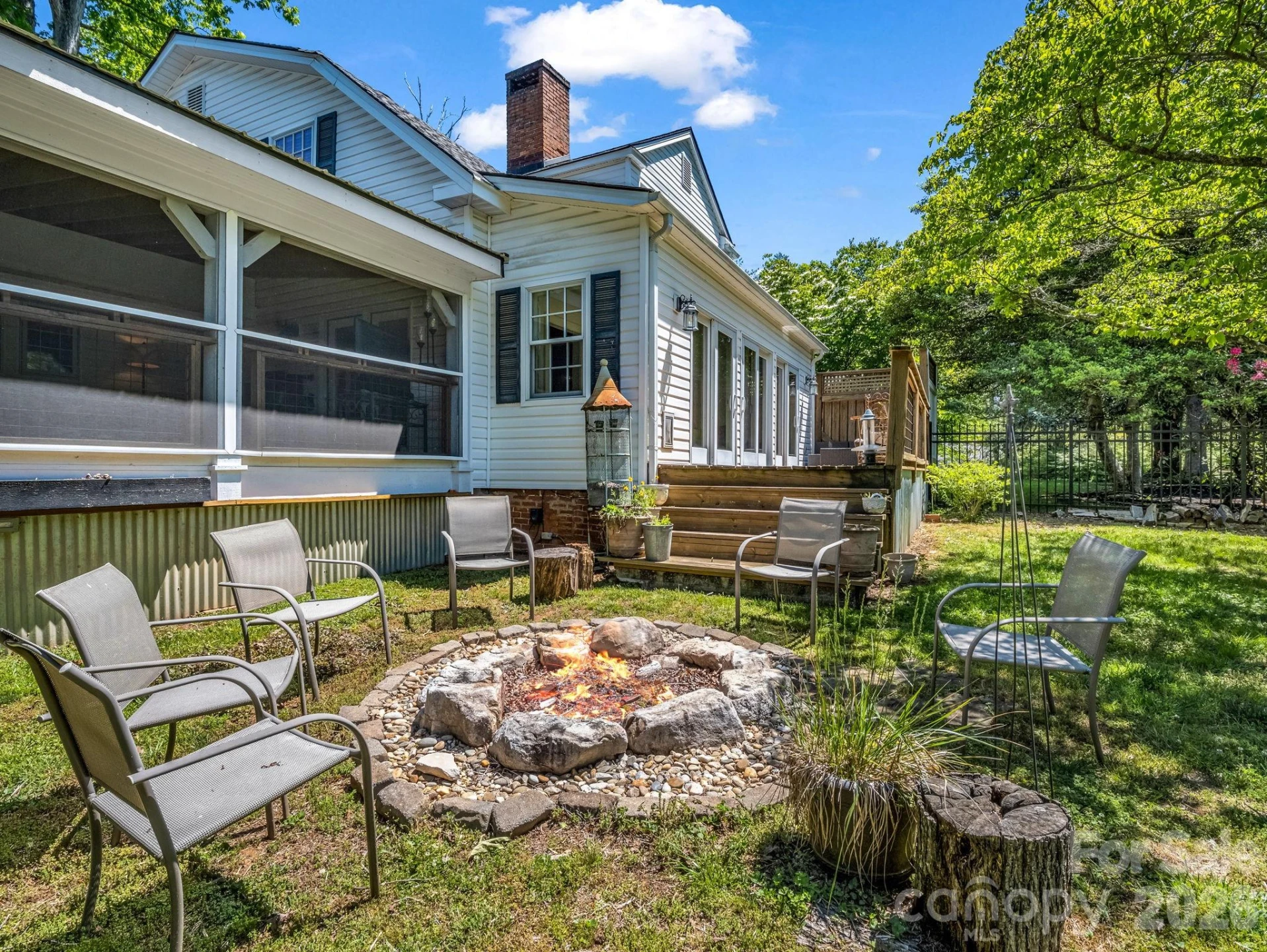 536 Maple Street - Photo 6