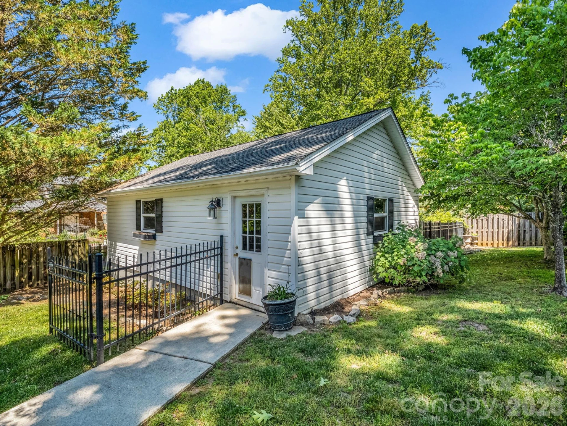 536 Maple Street - Photo 8