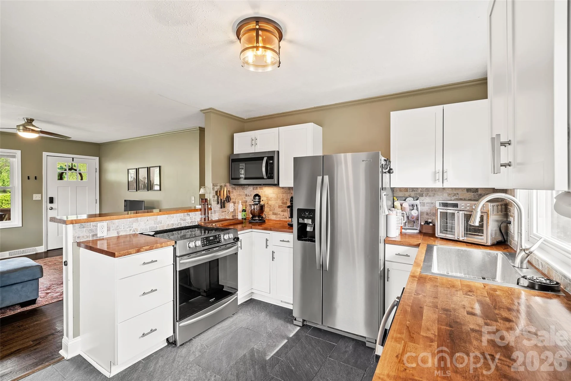708 Prince Drive - Photo 2