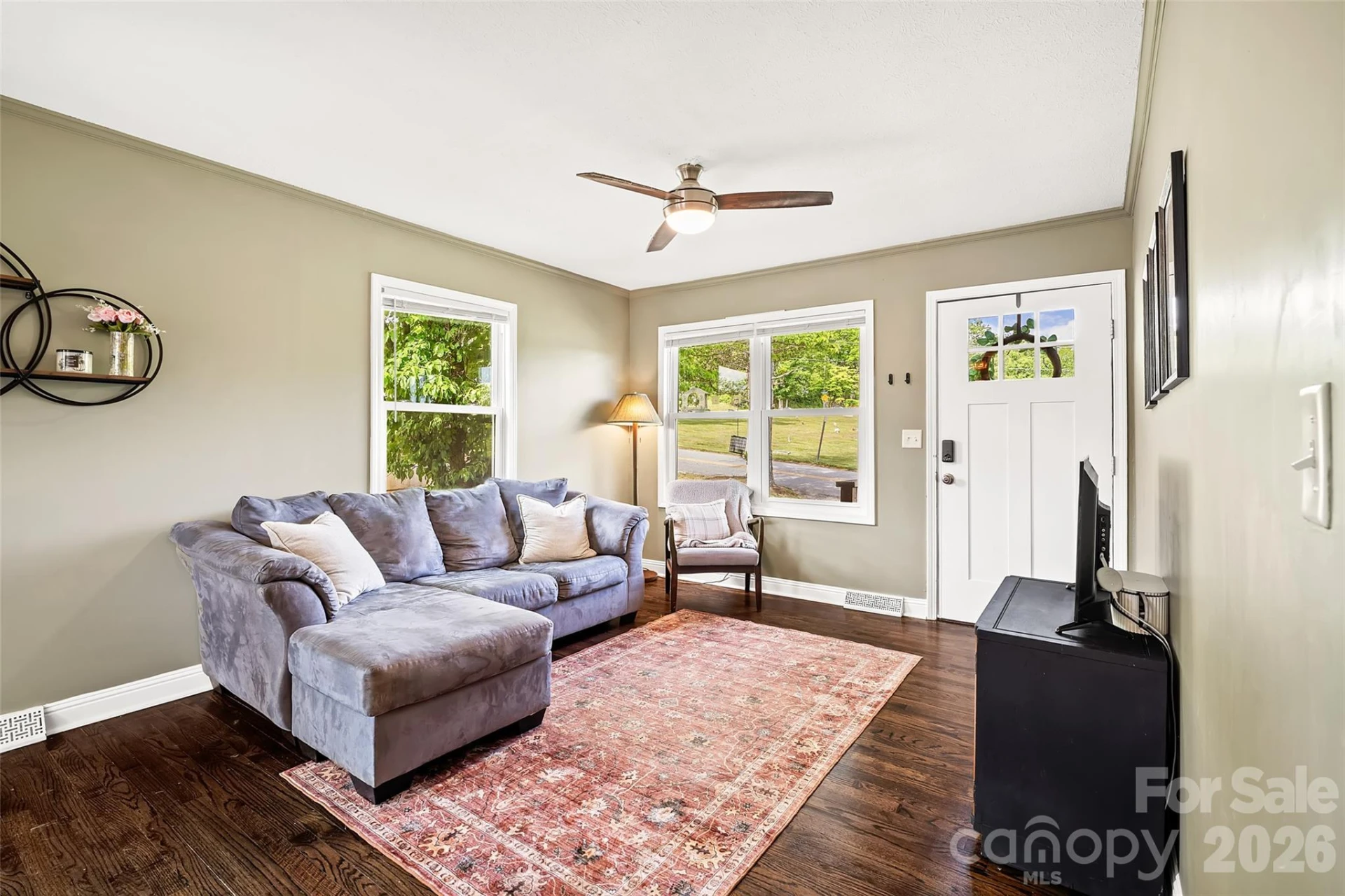 708 Prince Drive - Photo 3