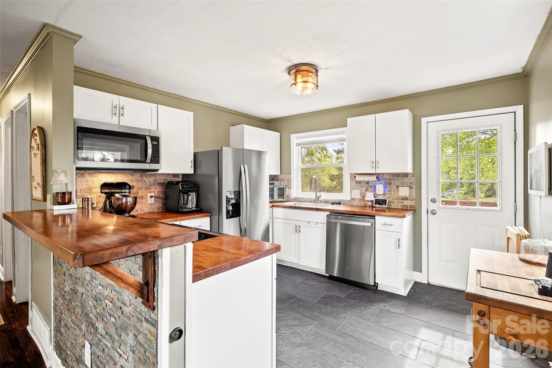 708 Prince Drive - Photo 4