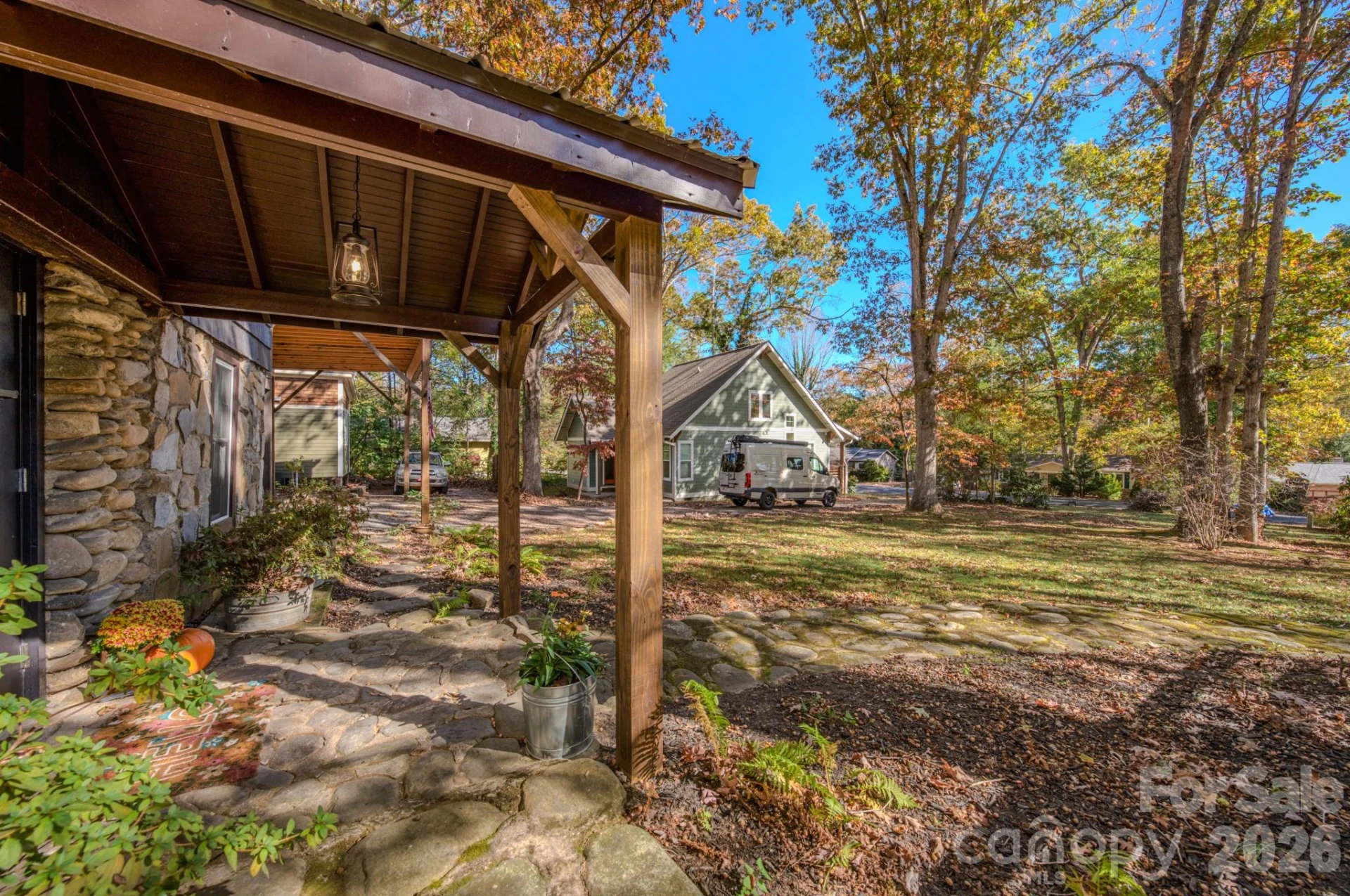 597 Tomahawk Avenue - Photo 4