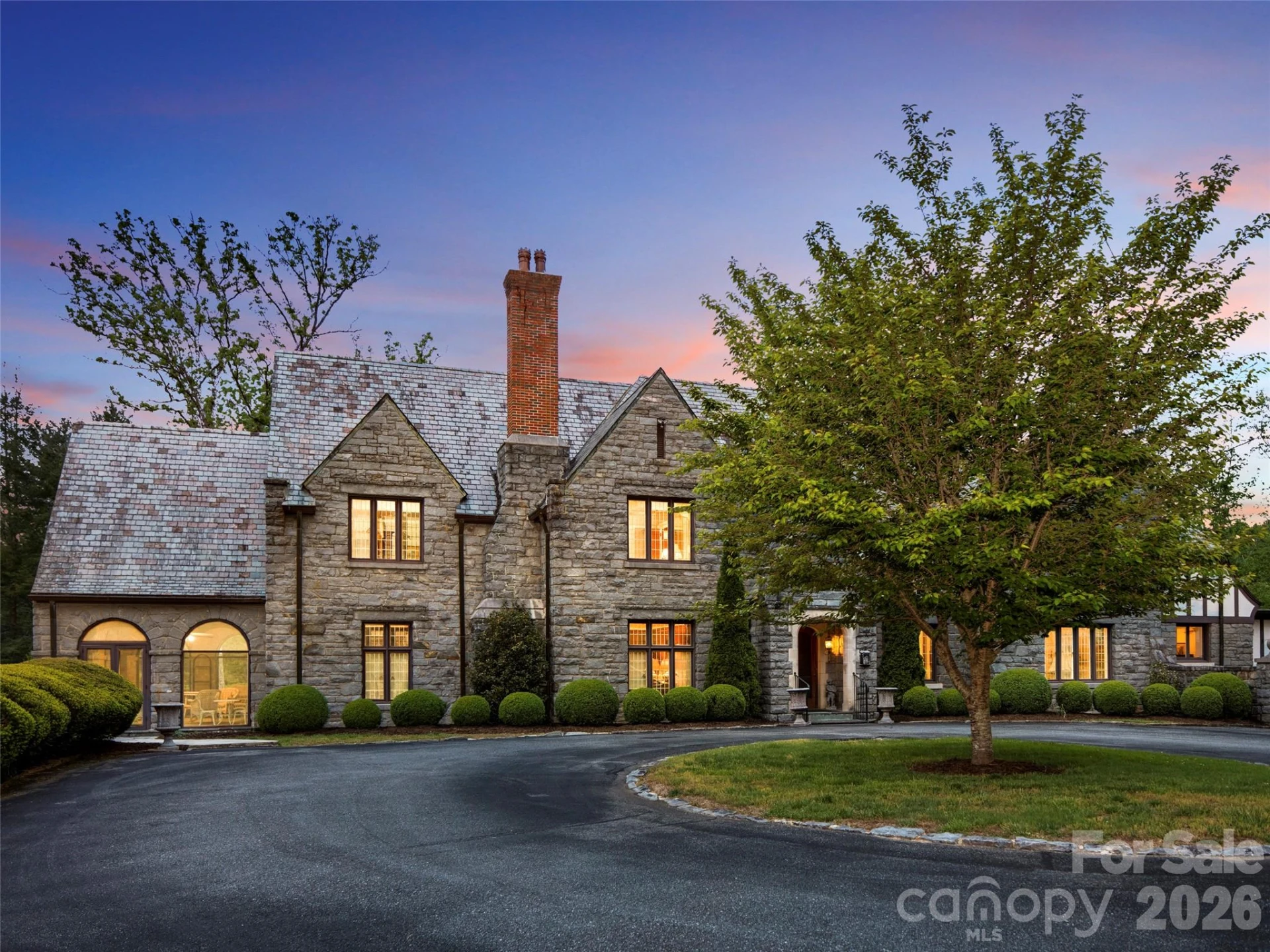 436 Vanderbilt Road - Photo 2