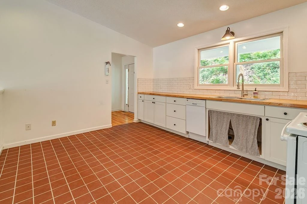 146 Churchill Downs Drive - Photo 11