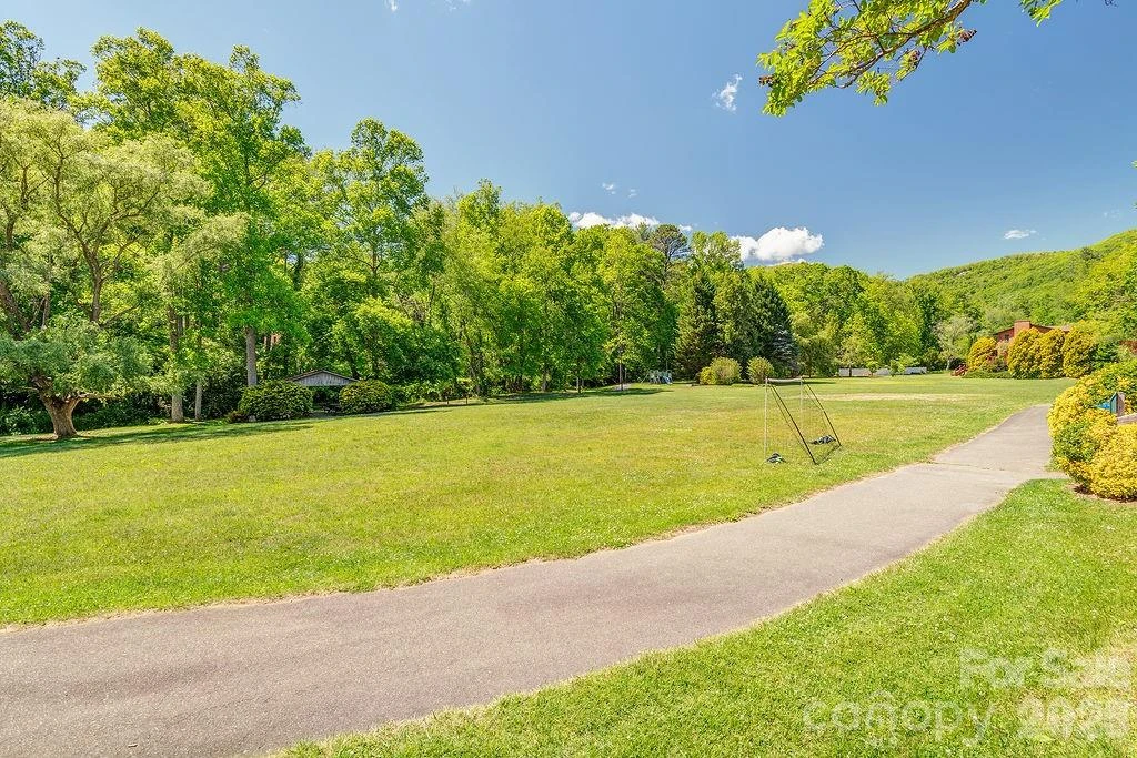 146 Churchill Downs Drive - Photo 37