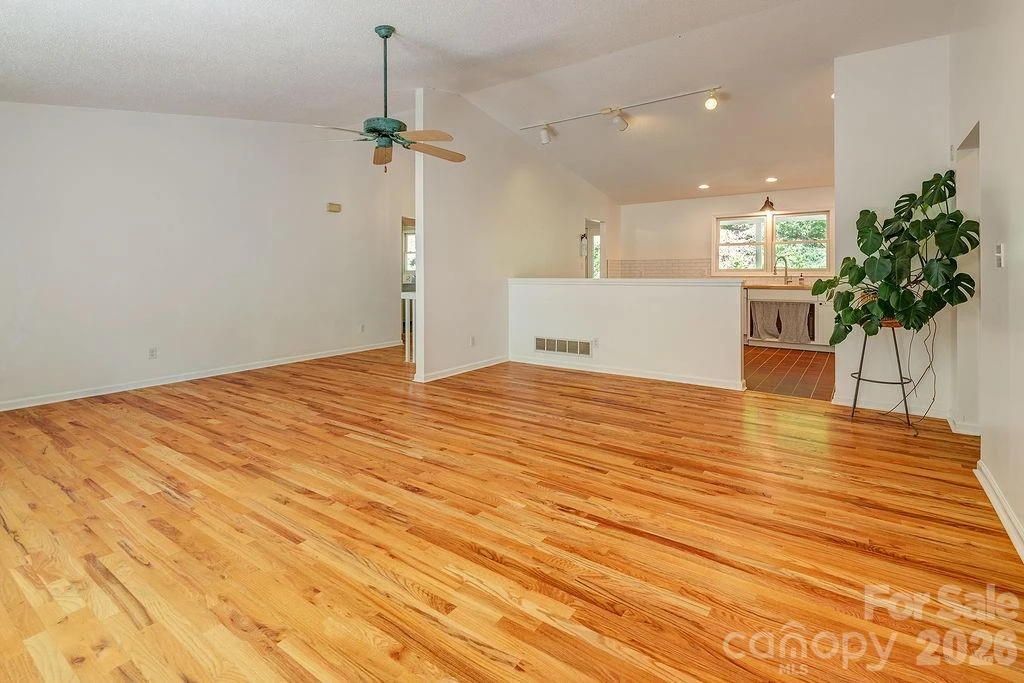 146 Churchill Downs Drive - Photo 7