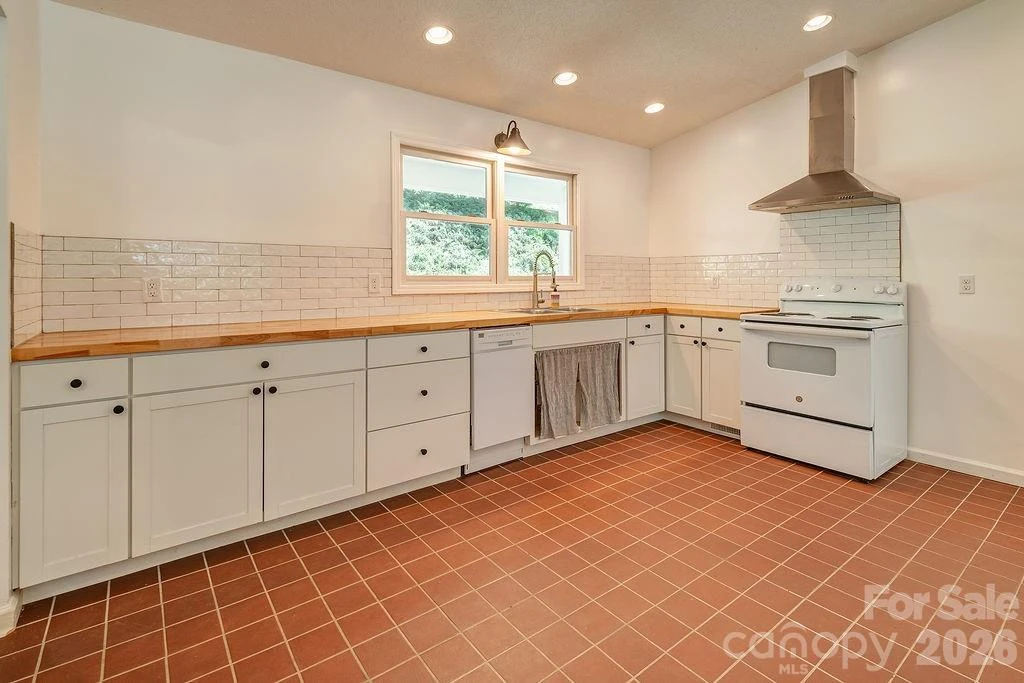 146 Churchill Downs Drive - Photo 8