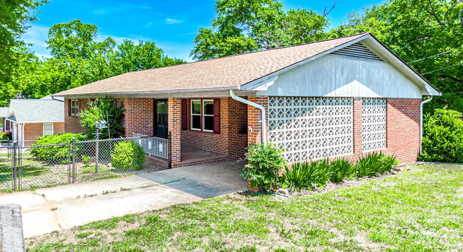 135 Hazelwood Drive - Photo 2
