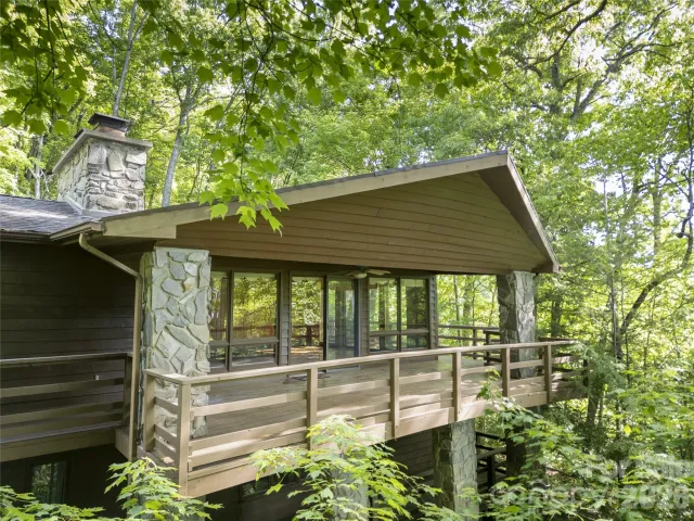 1126 Scenic Circle