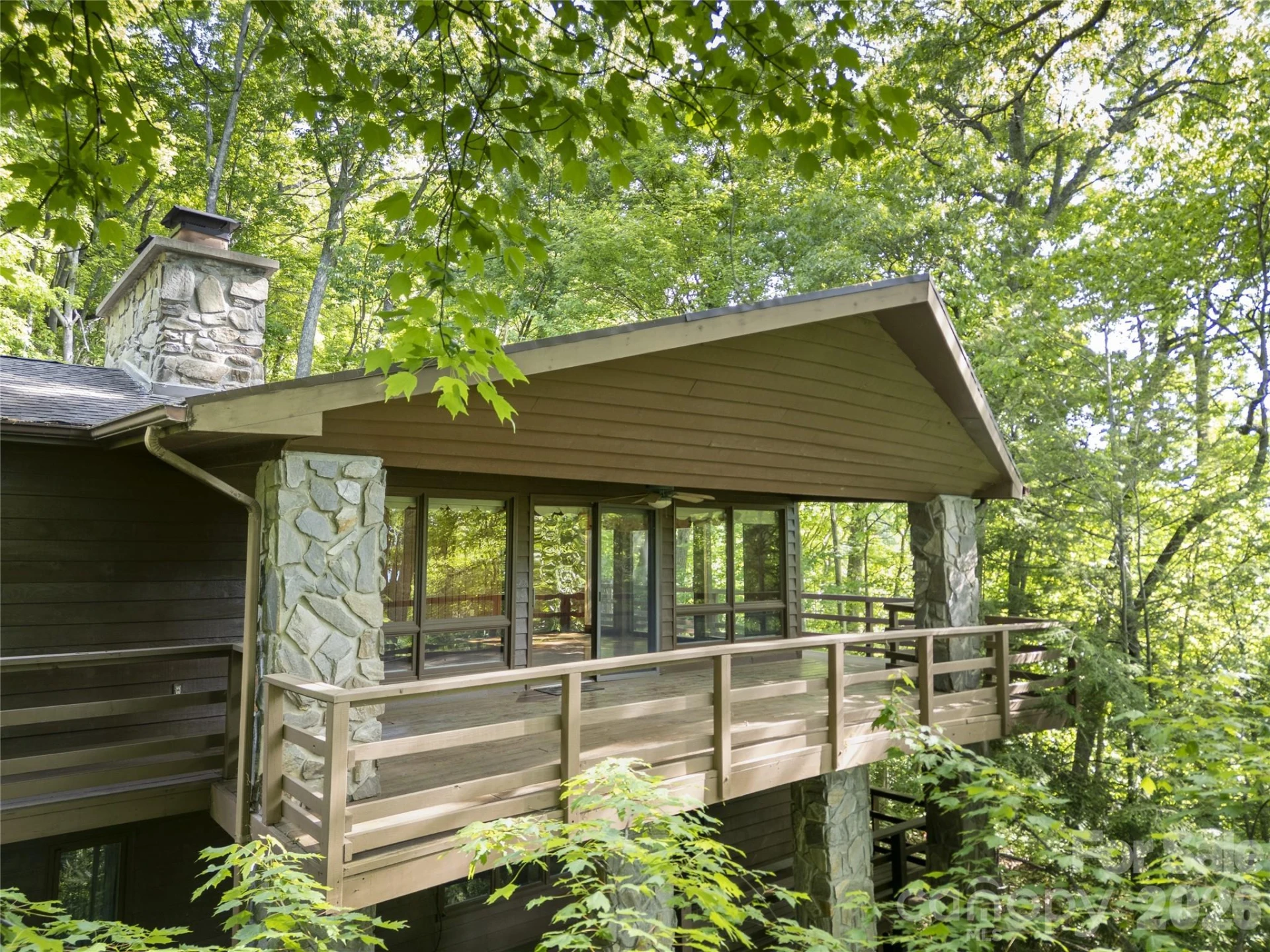1126 Scenic Circle