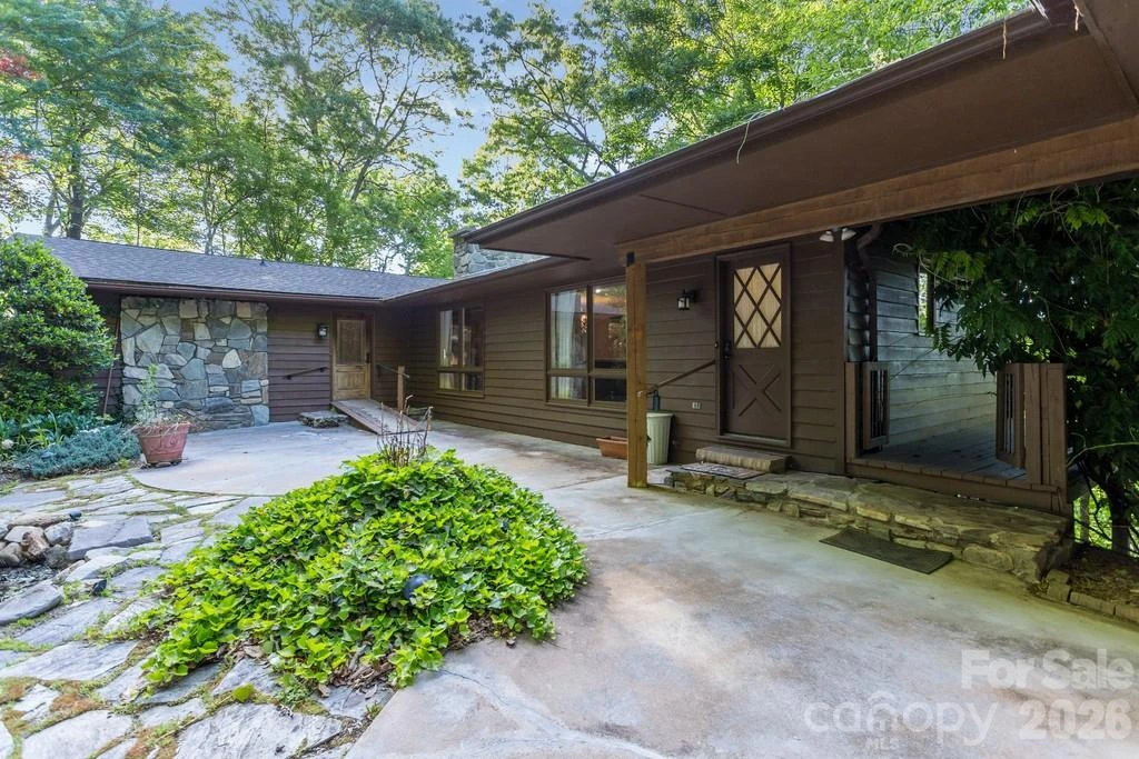 1126 Scenic Circle - Photo 2