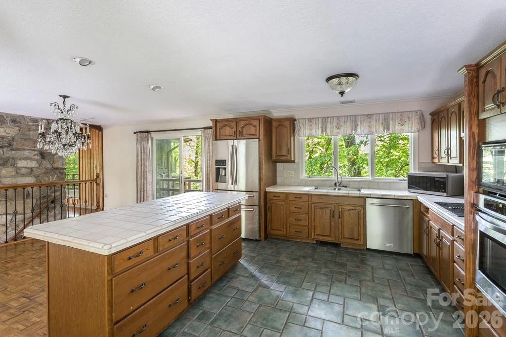 1126 Scenic Circle - Photo 13