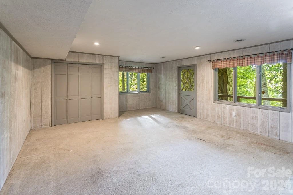 1126 Scenic Circle - Photo 18