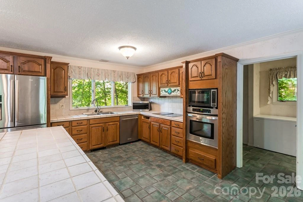 1126 Scenic Circle - Photo 10