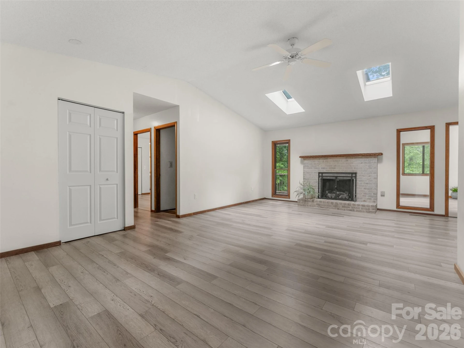 32 Honeysuckle Ridge Road - Photo 4