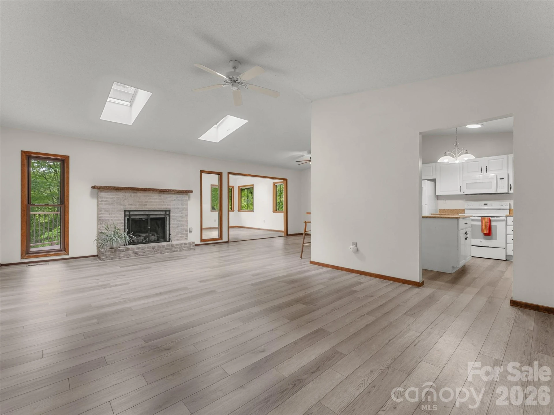 32 Honeysuckle Ridge Road - Photo 5