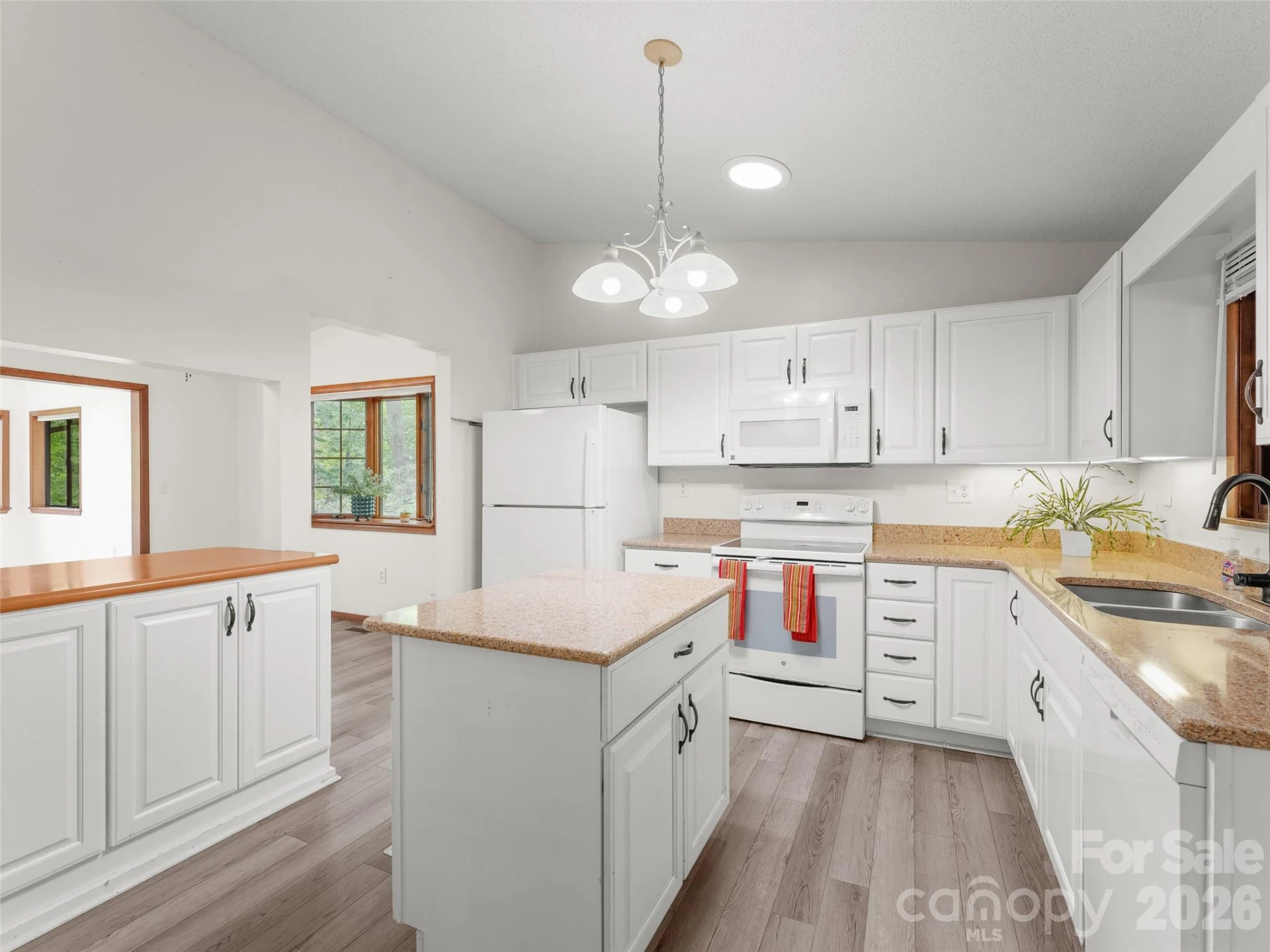 32 Honeysuckle Ridge Road - Photo 6
