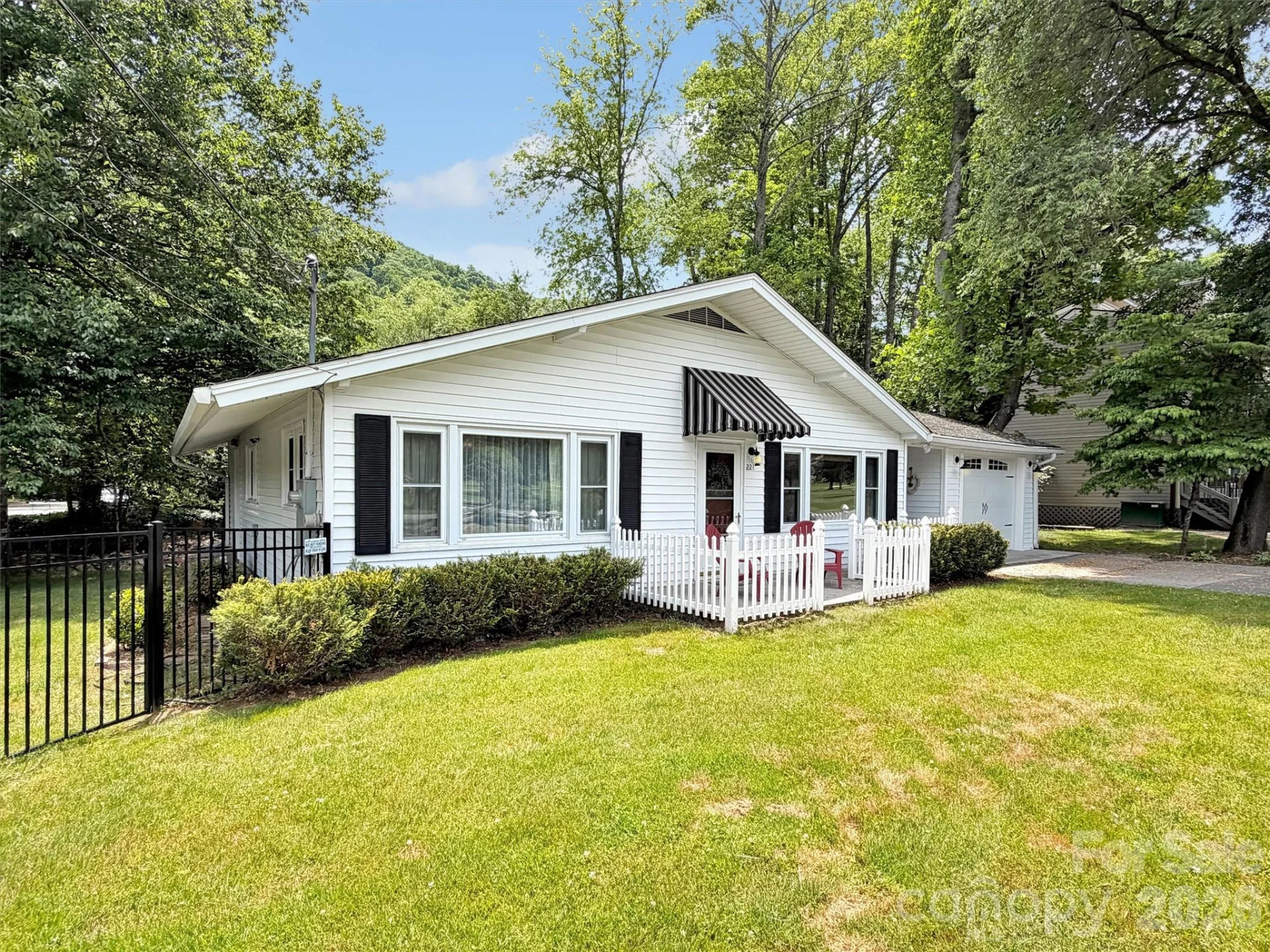 221 Moody Farm Road - Photo 3