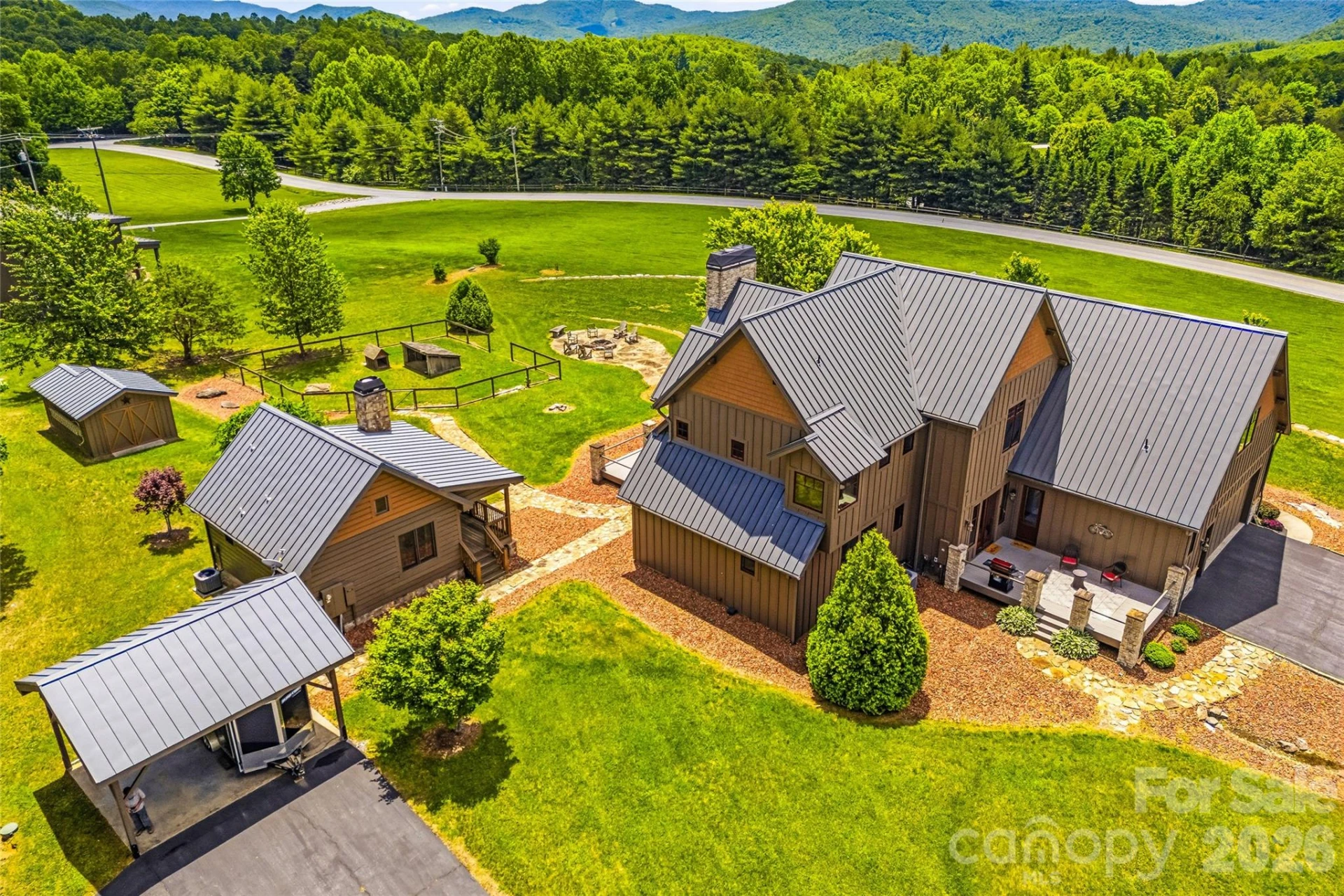 4862 Pinnacle Mountain Road - Photo 2
