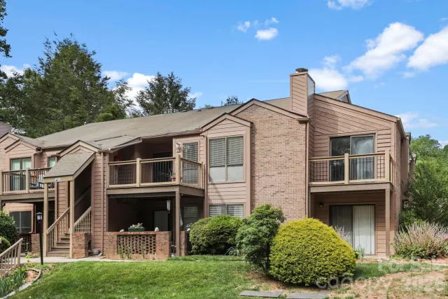 48 Ravencroft Lane