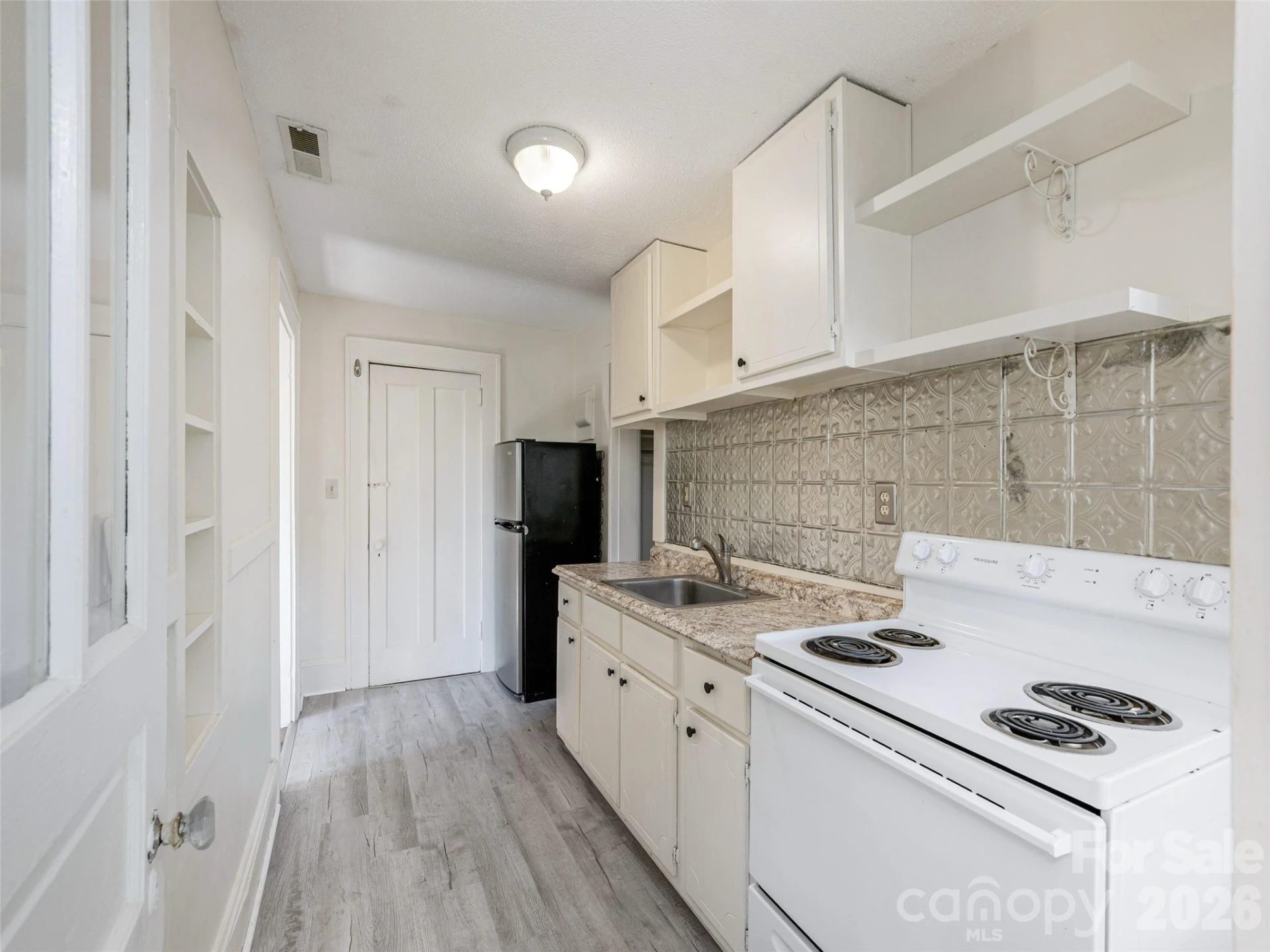 891 Haywood Road - Photo 10