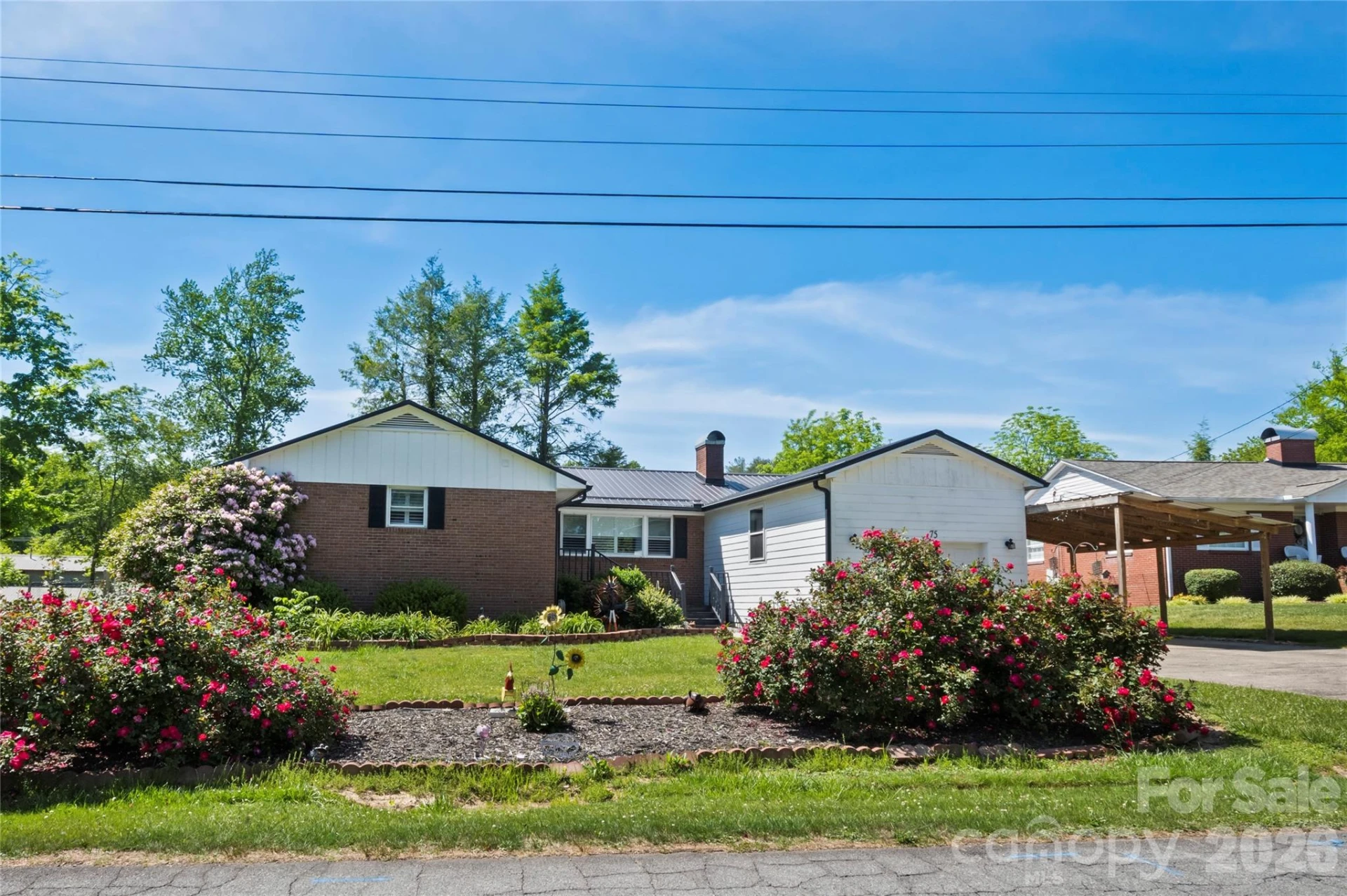 75 Hawthorne Drive - Photo 4