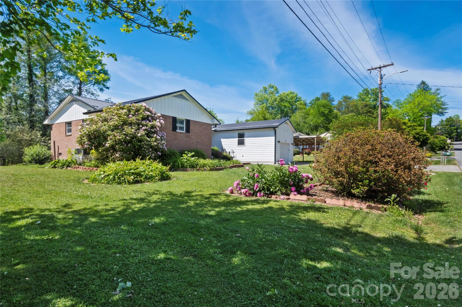 75 Hawthorne Drive - Photo 6