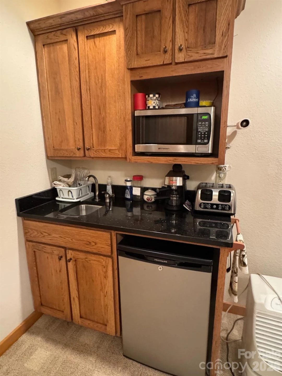 686 Hyacinth Drive - Photo 25