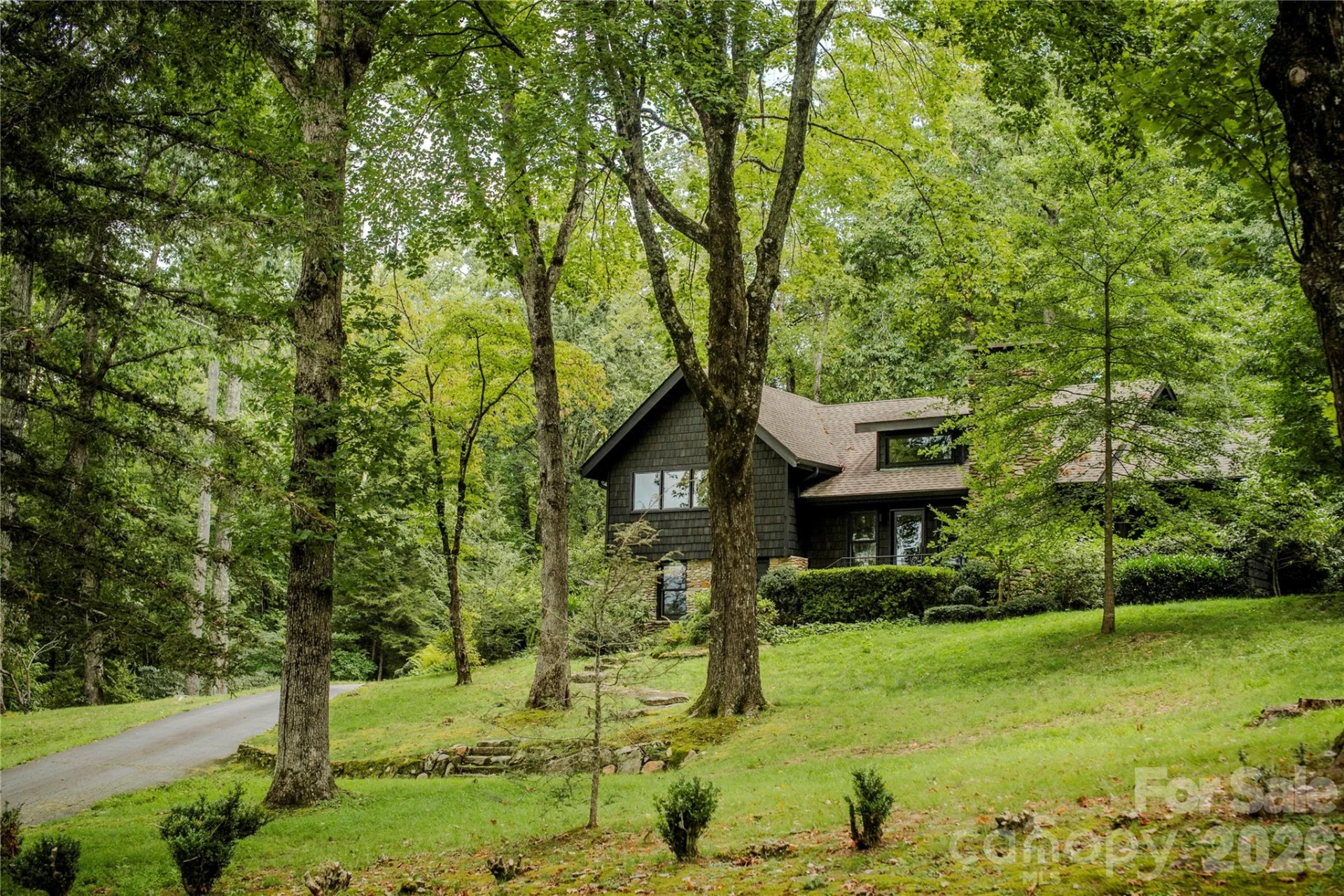 212 SE Shore Drive - Photo 2