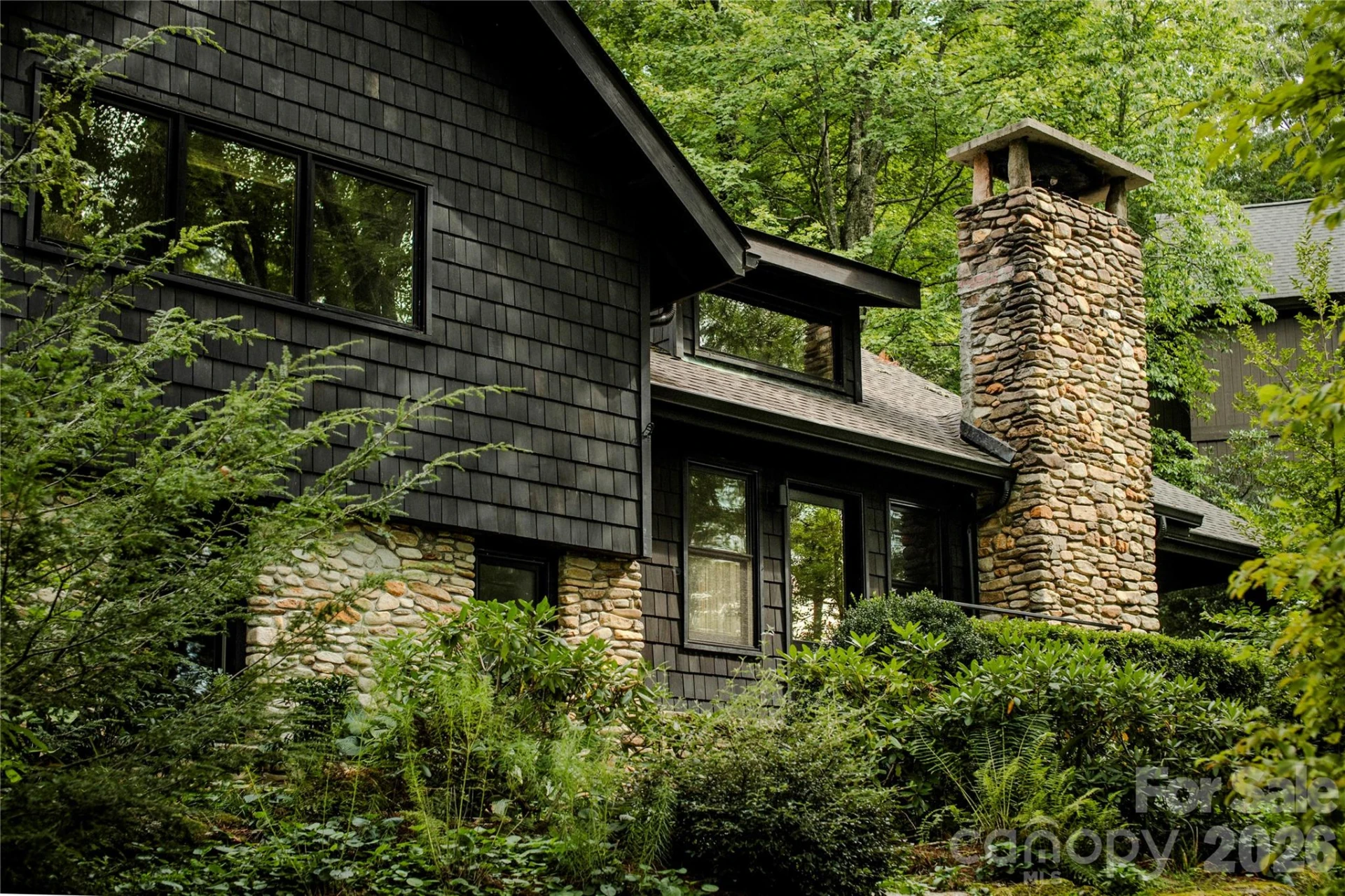 212 SE Shore Drive - Photo 3