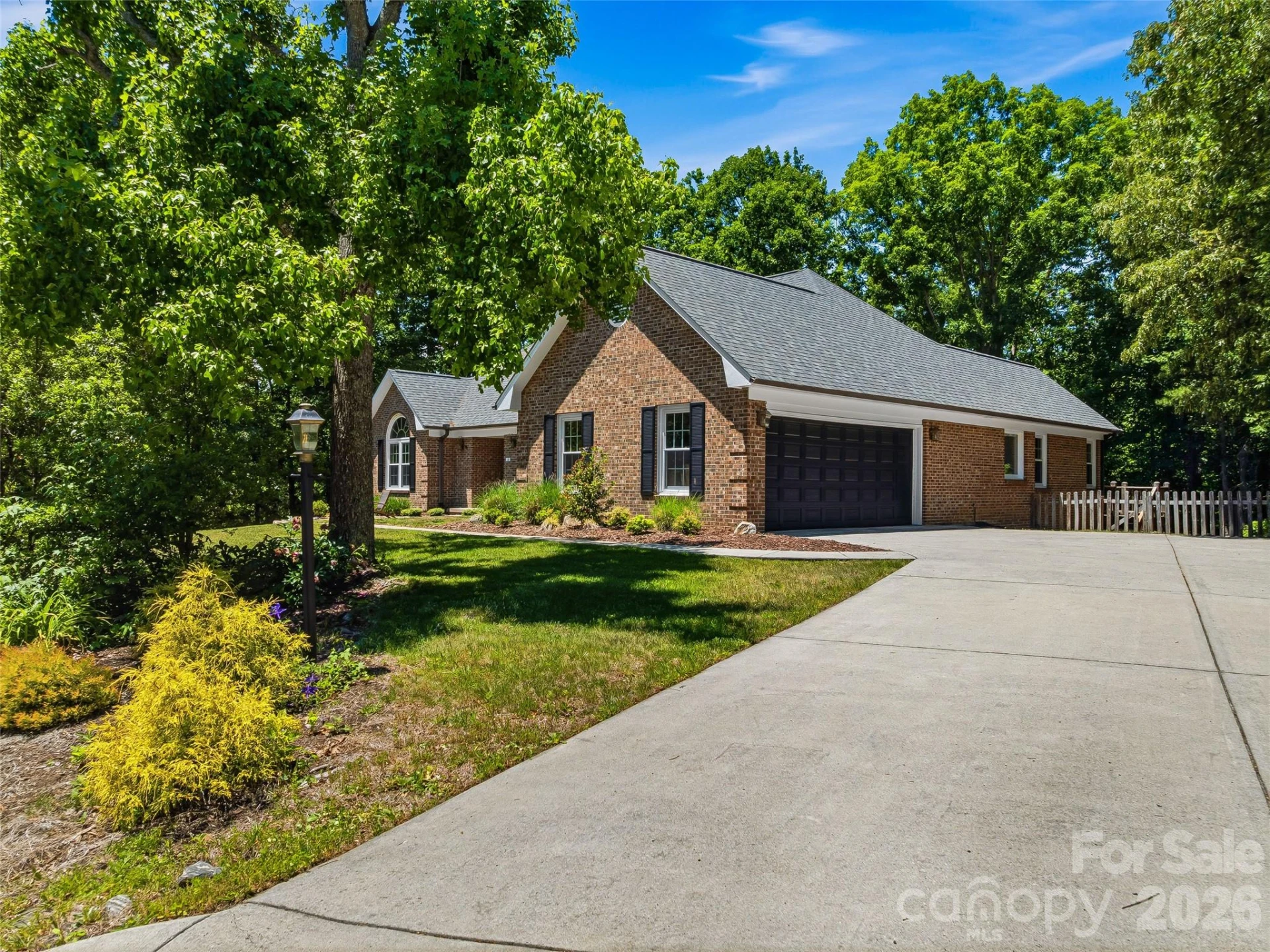 18 High Bluff Drive - Photo 2