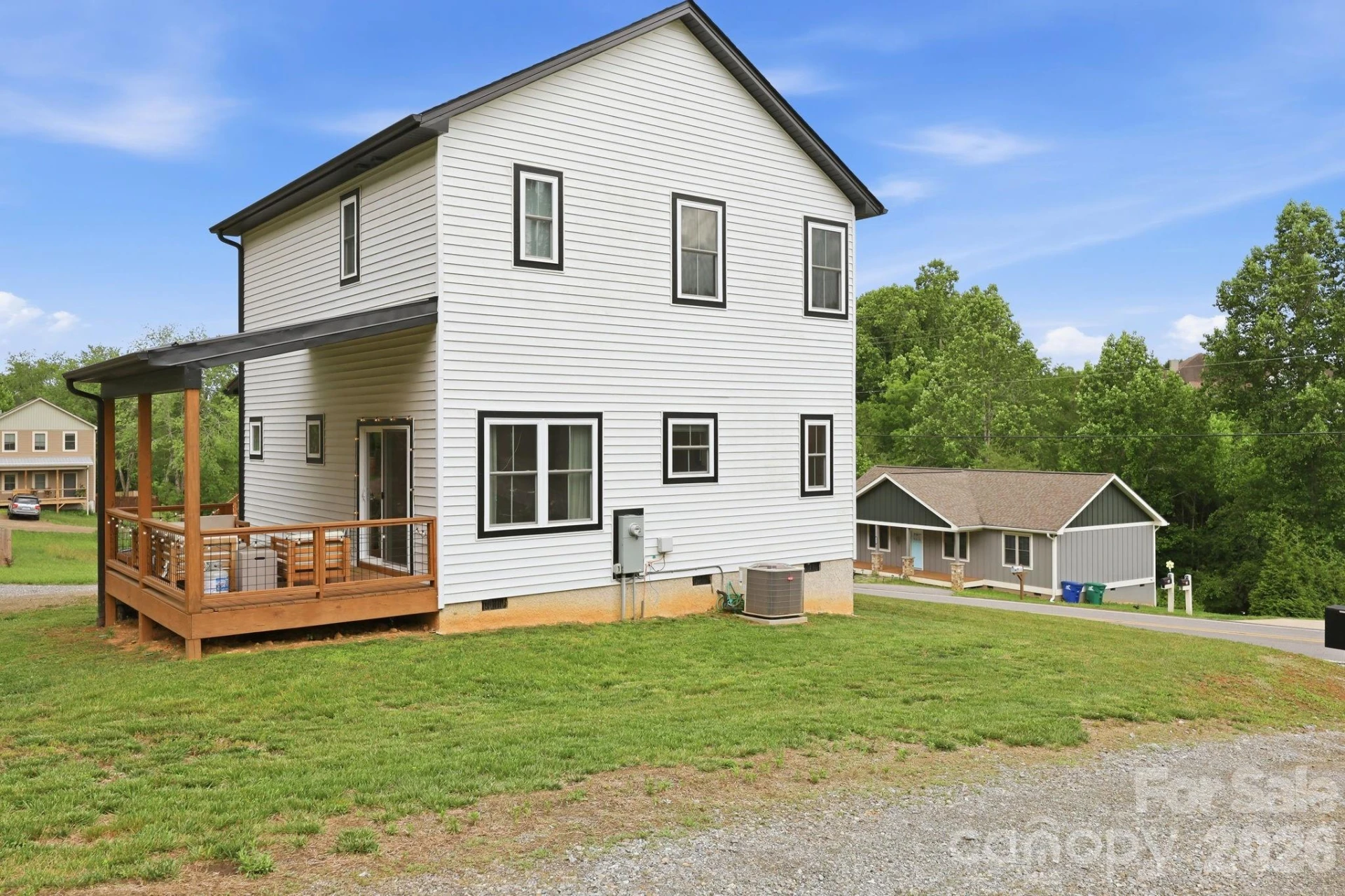 27 Ben Lippen Road - Photo 2