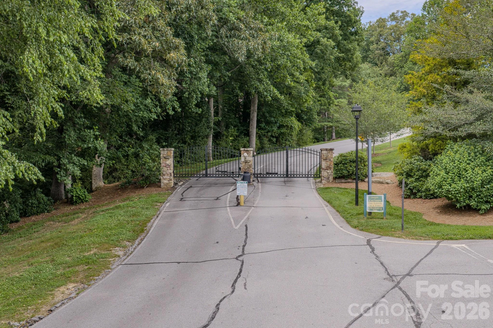 329 Mountain Crest Drive - Photo 5