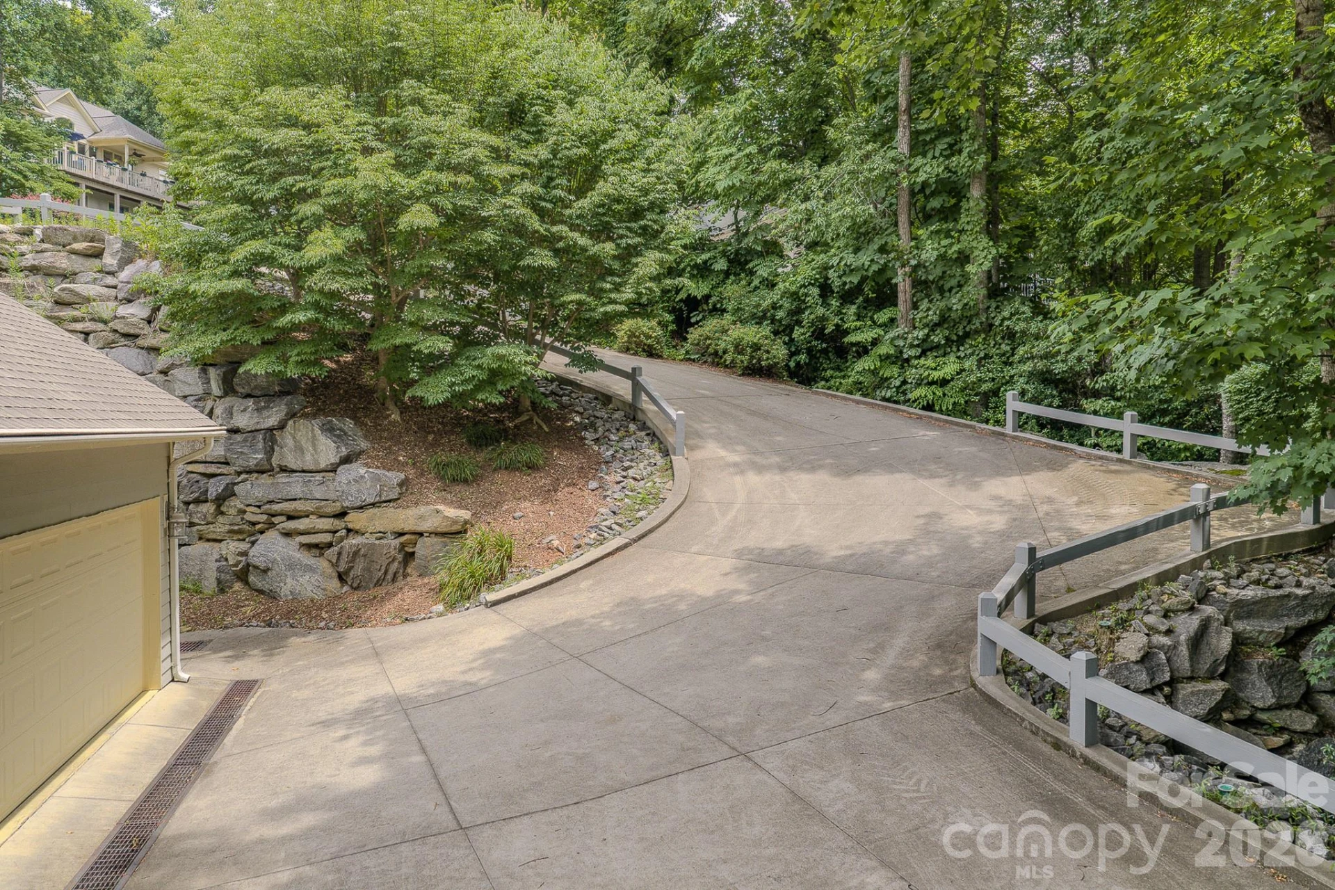 329 Mountain Crest Drive - Photo 35
