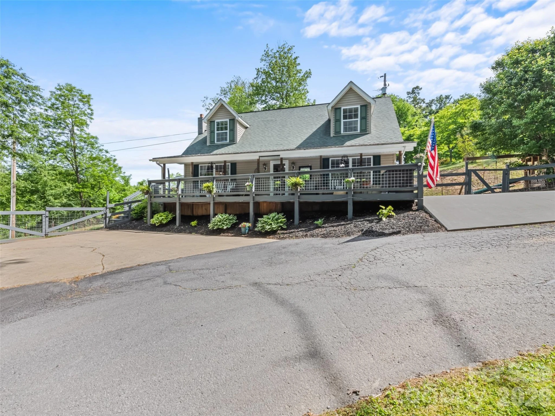 222 Thistle Ridge