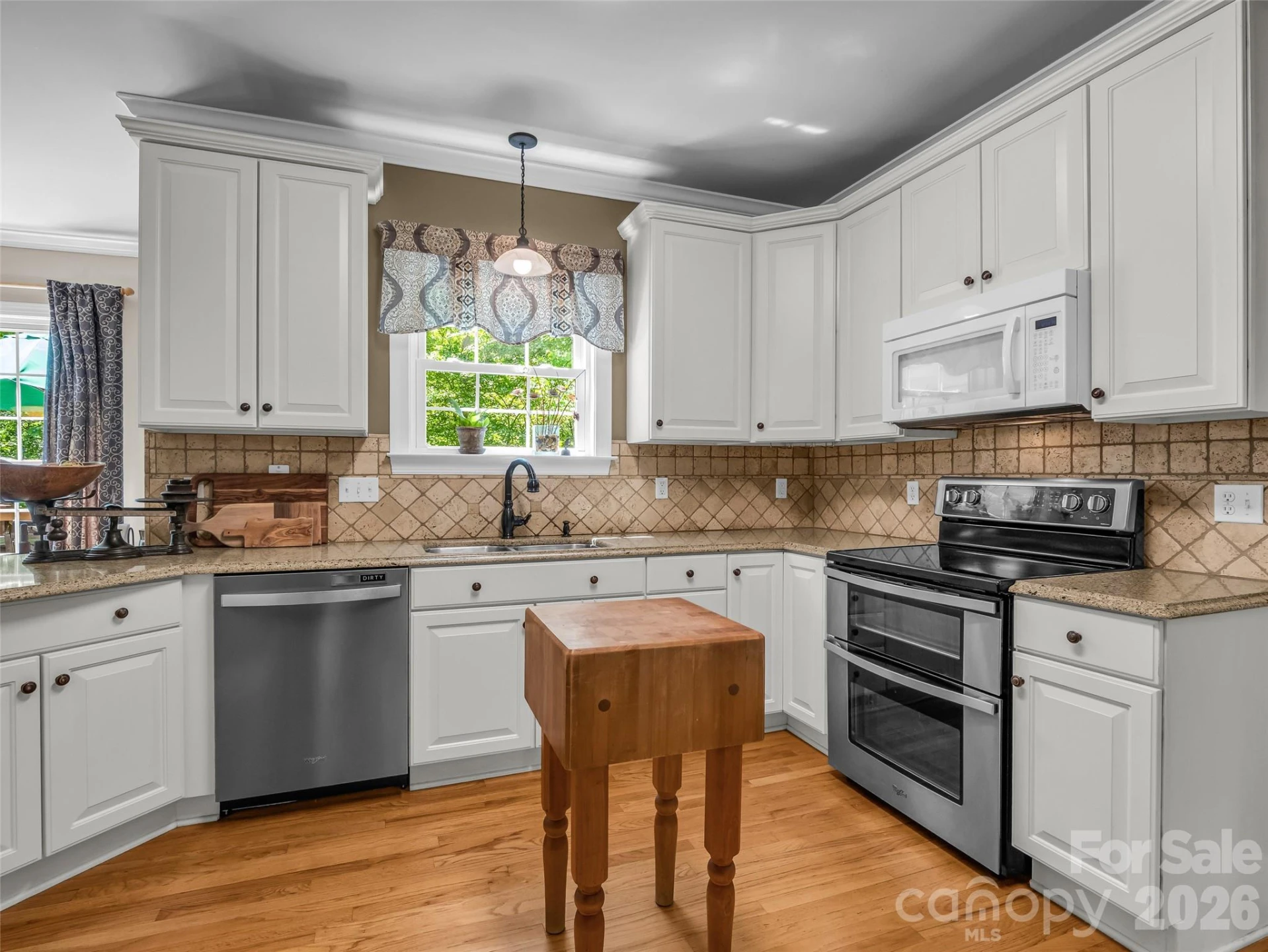 1042 Columbine Road - Photo 12