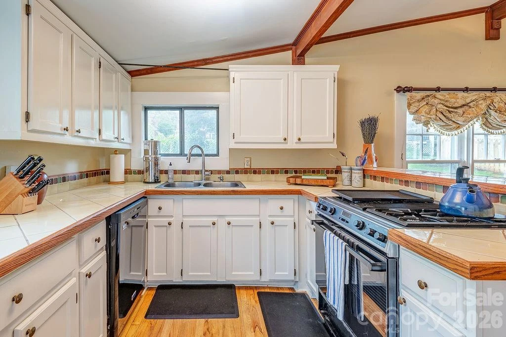 52 Gracelyn Road - Photo 11