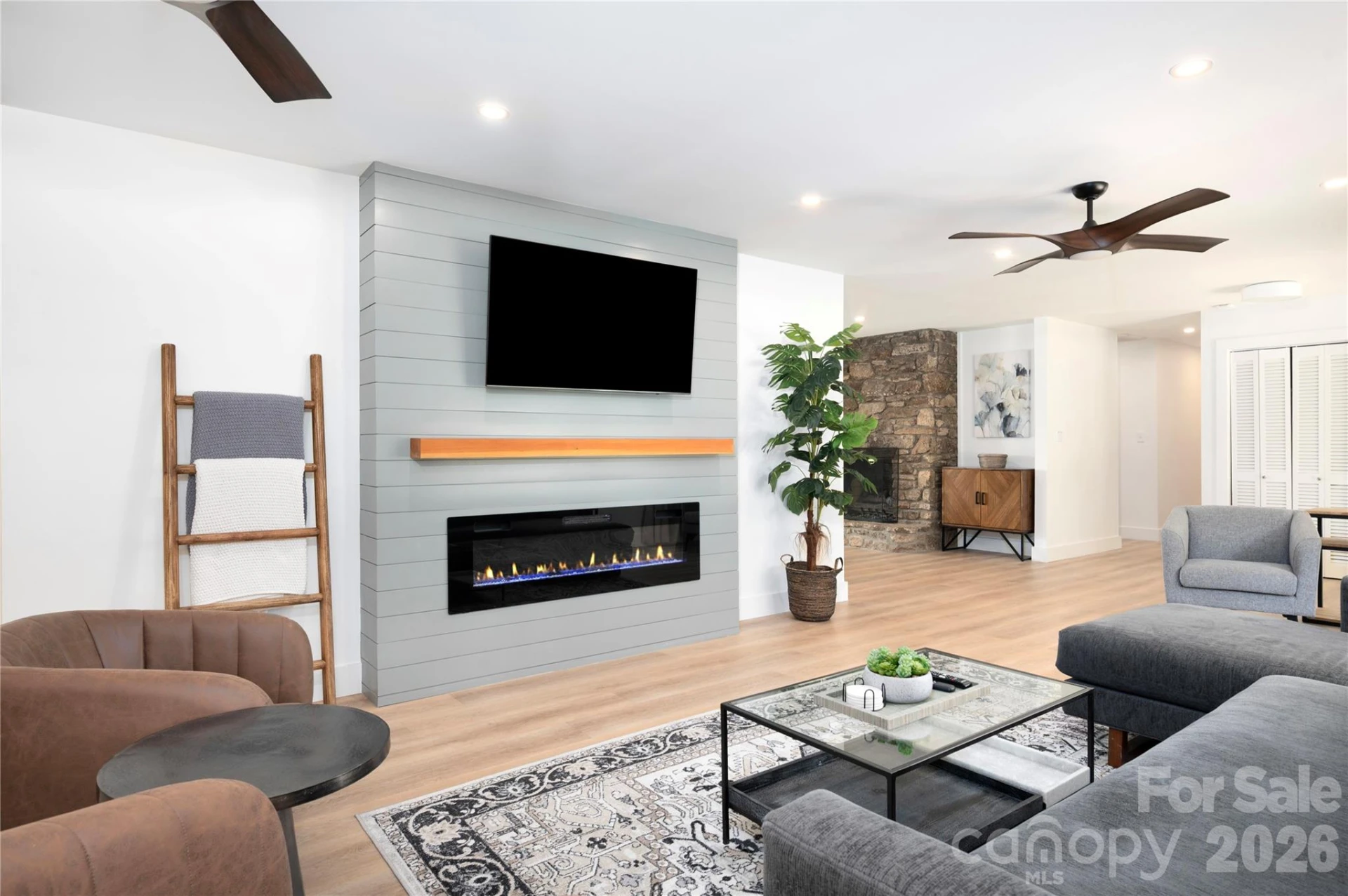 134 W Oakview Road - Photo 14