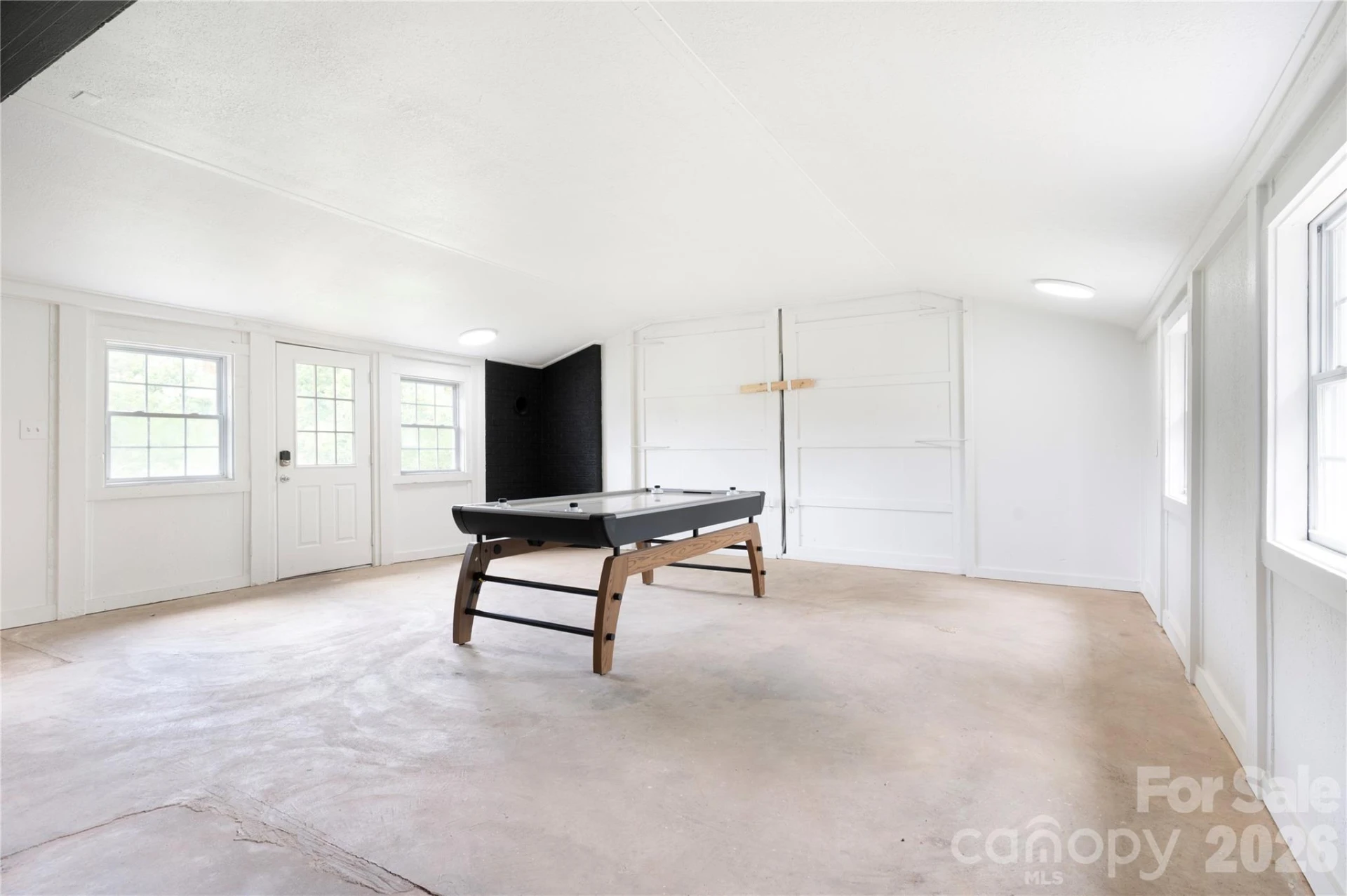 134 W Oakview Road - Photo 33