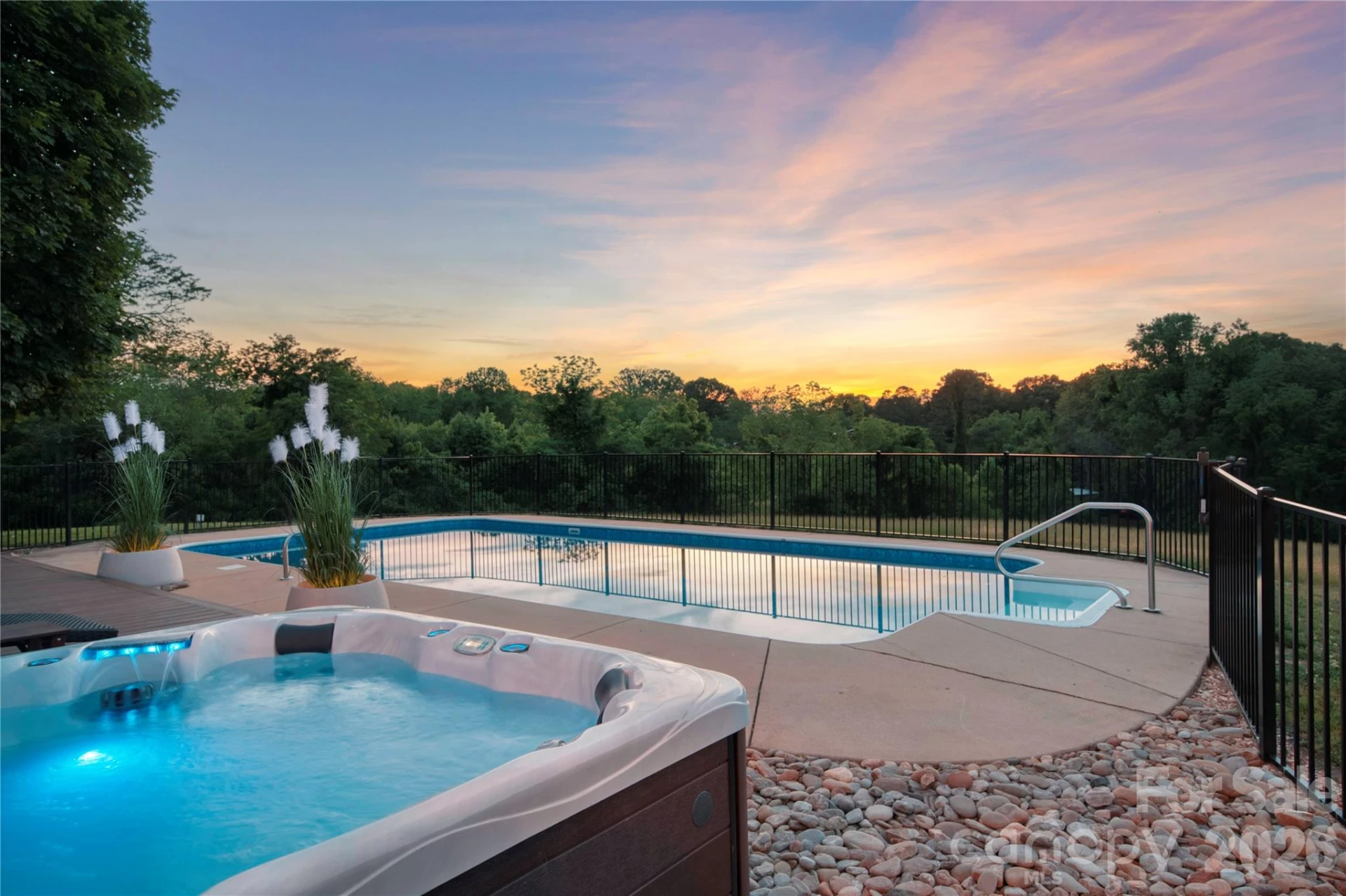 134 W Oakview Road - Photo 7