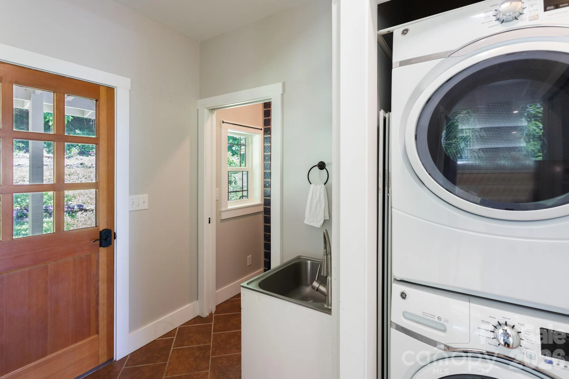 1621 Upward Way - Photo 11