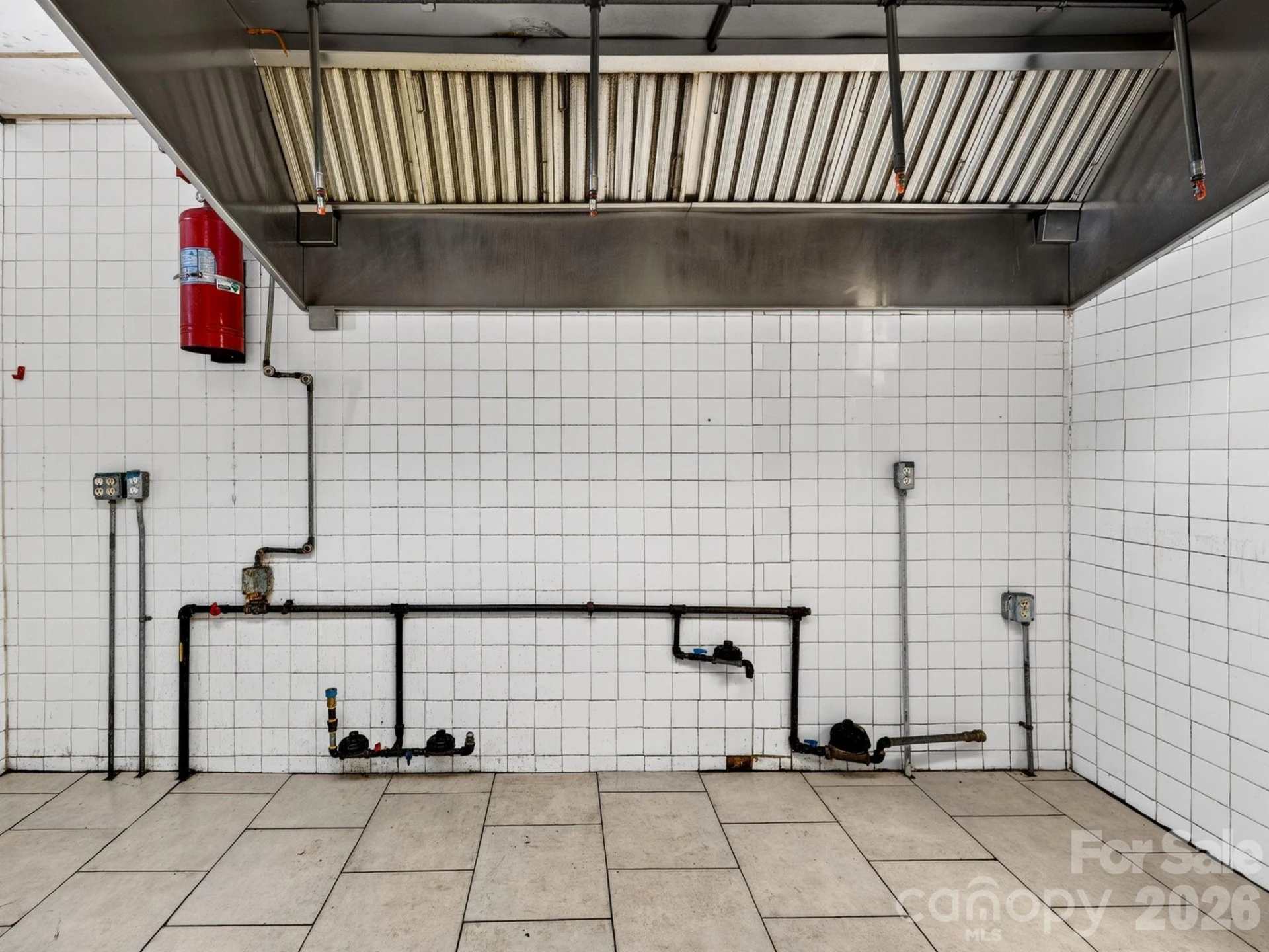 82 N Trade Street - Photo 16