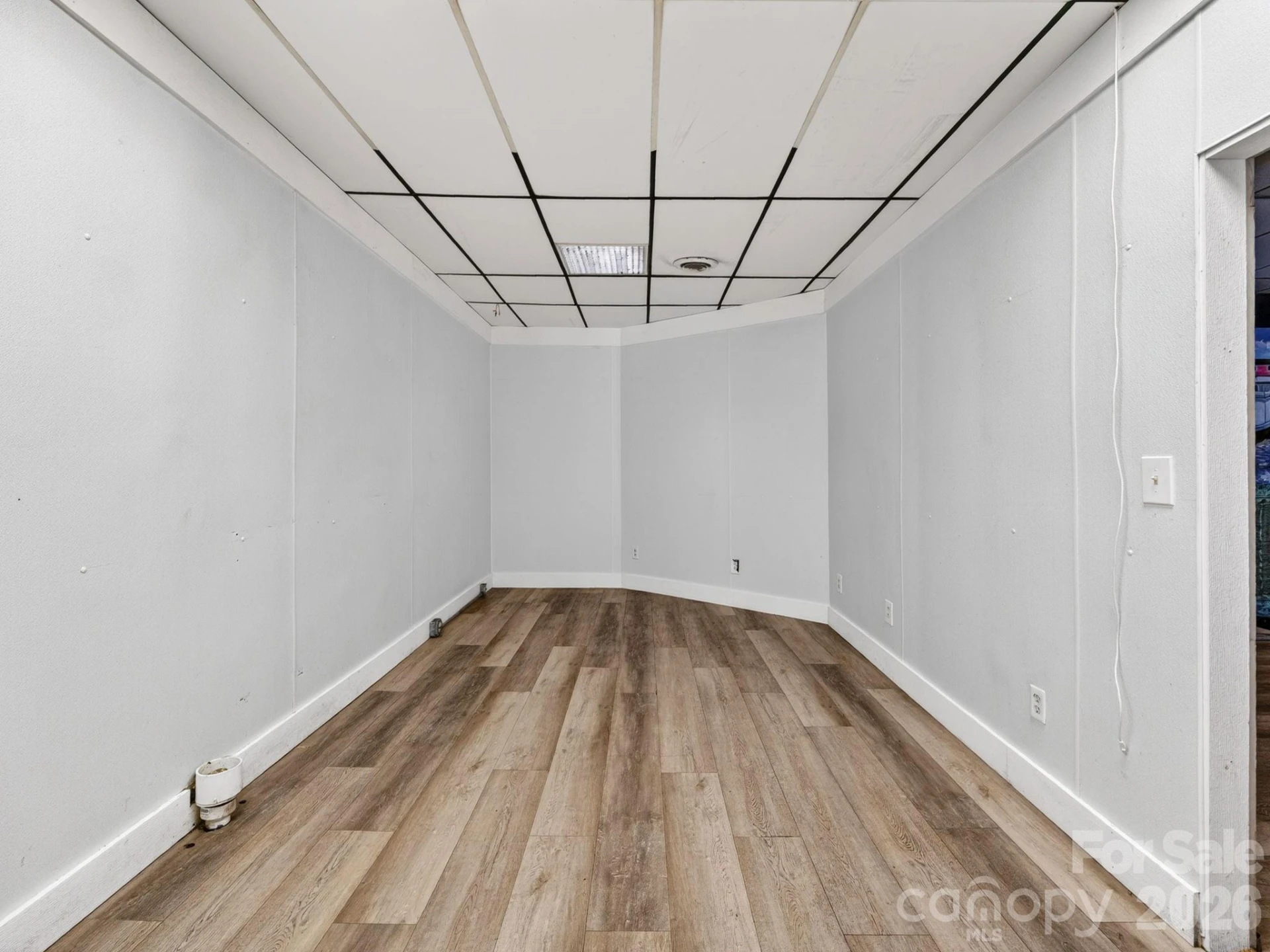 82 N Trade Street - Photo 18