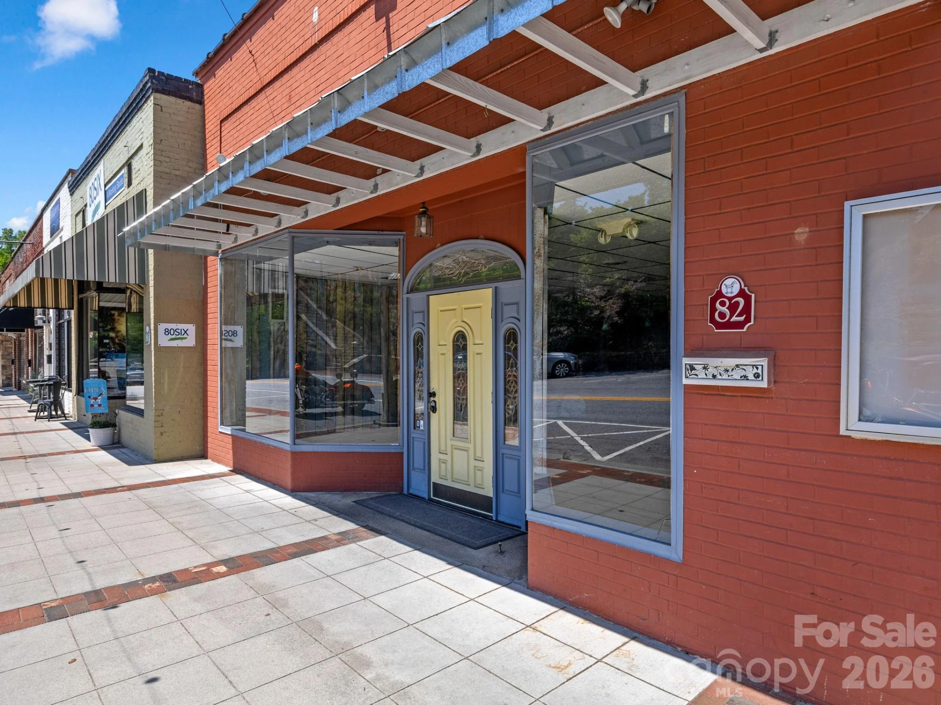 82 N Trade Street - Photo 3