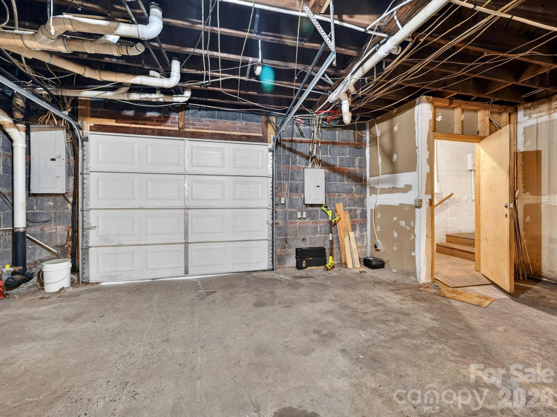 82 N Trade Street - Photo 27