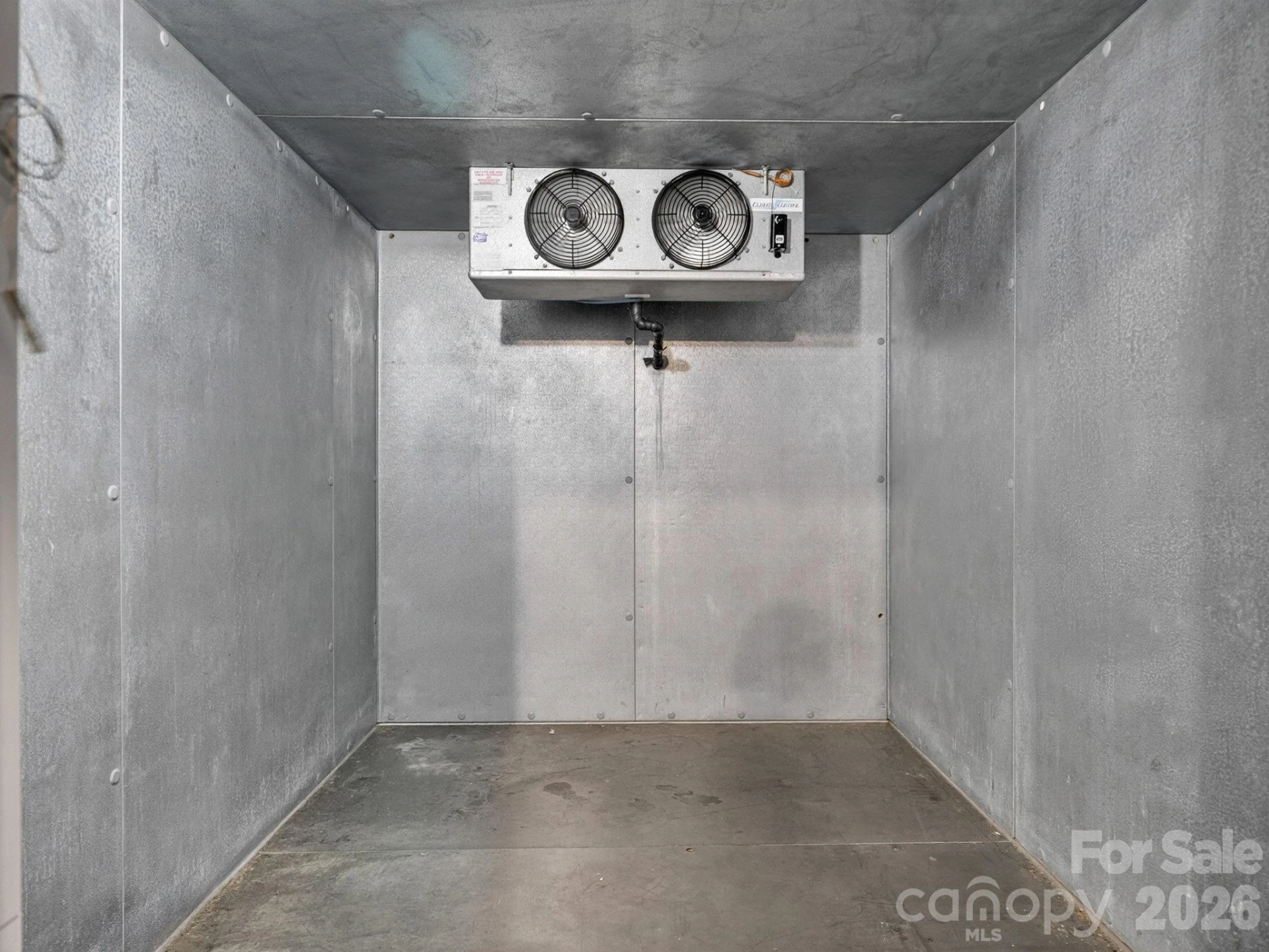 82 N Trade Street - Photo 29