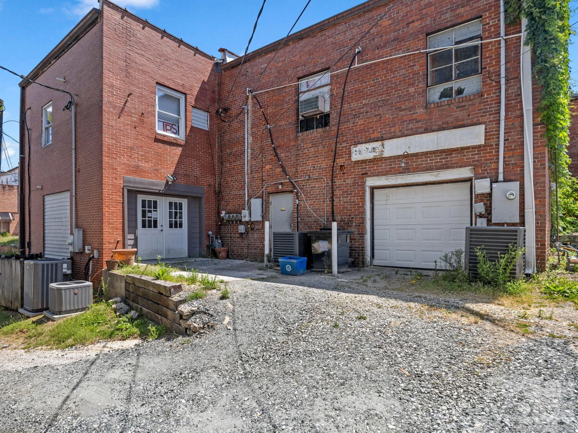 82 N Trade Street - Photo 32